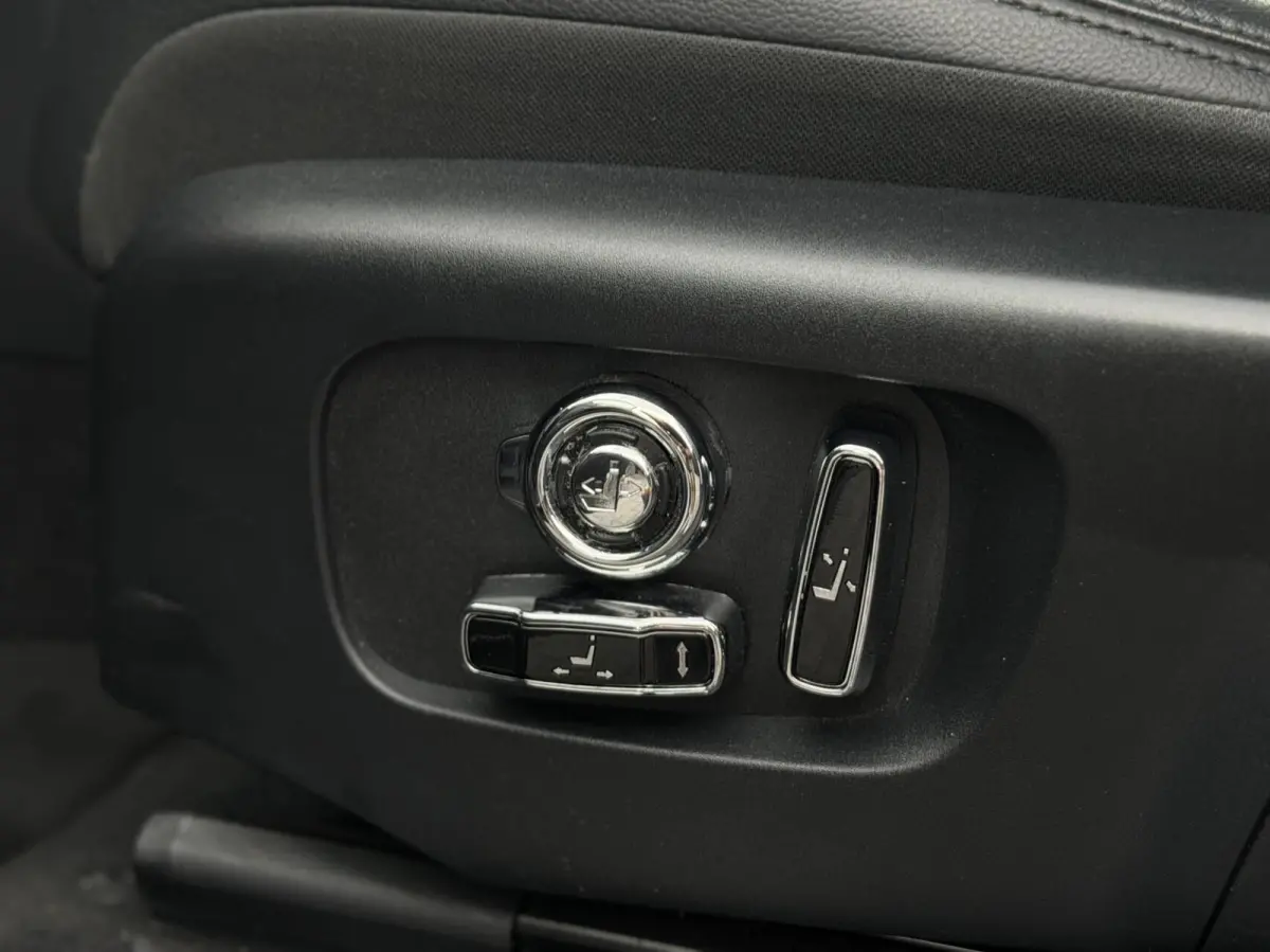 1.5 P300e AWD R-Dynamic HSE