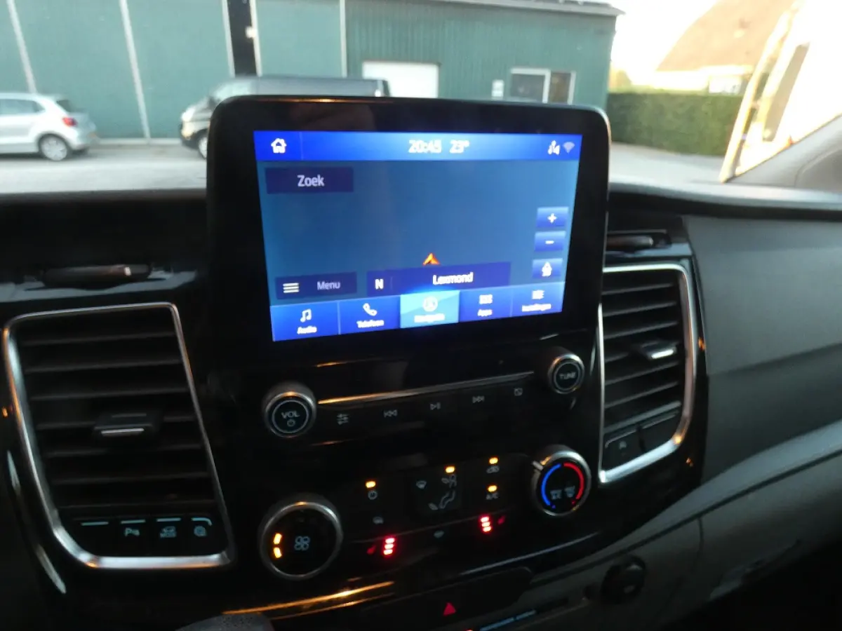 320 2.0 TDCI L2H1 Sport*navi/cam * xenon