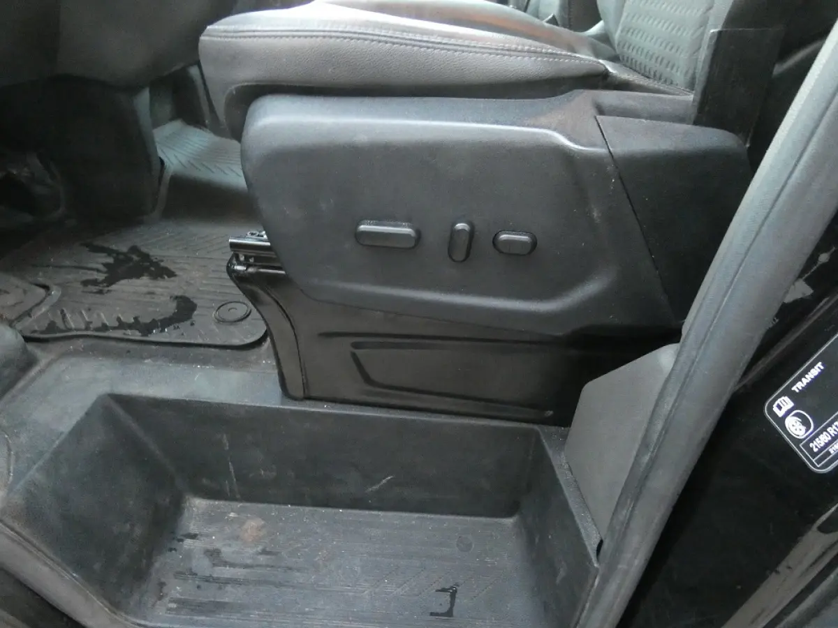 320 2.0 TDCI L2H1 Sport*navi/cam * xenon