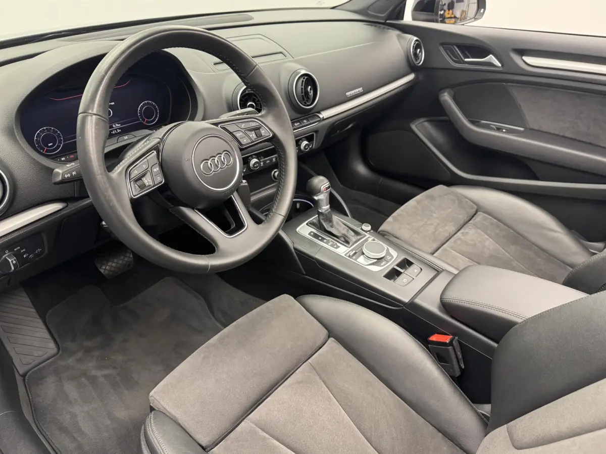 40 TFSI 190PK Quattro S-Line Automaat-Navigatie-Cr.contr-Clima-Carplay-Stoelverwarming-Parkeersensoren-Virtual-Lm17''velgen