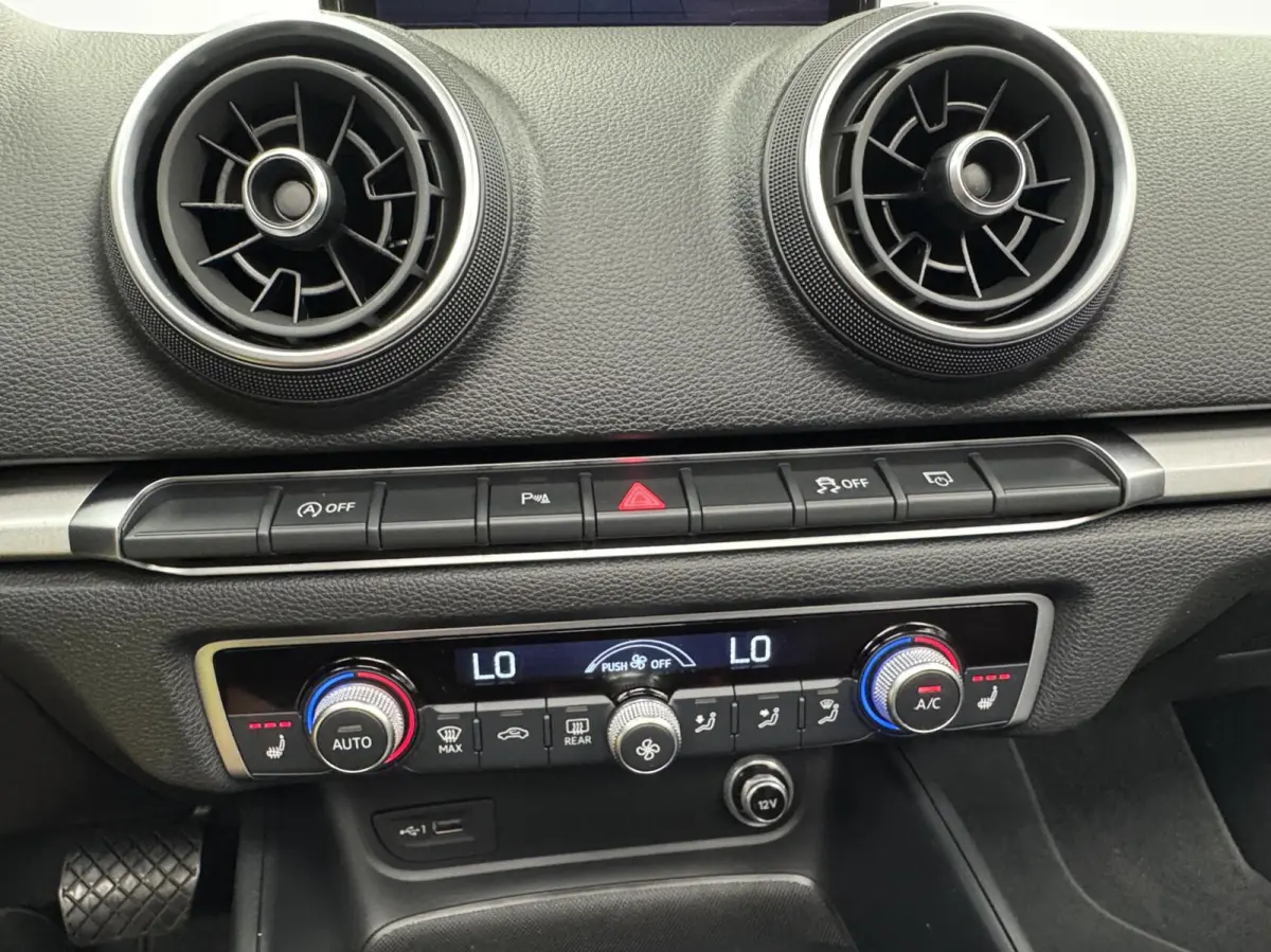 40 TFSI 190PK Quattro S-Line Automaat-Navigatie-Cr.contr-Clima-Carplay-Stoelverwarming-Parkeersensoren-Virtual-Lm17''velgen