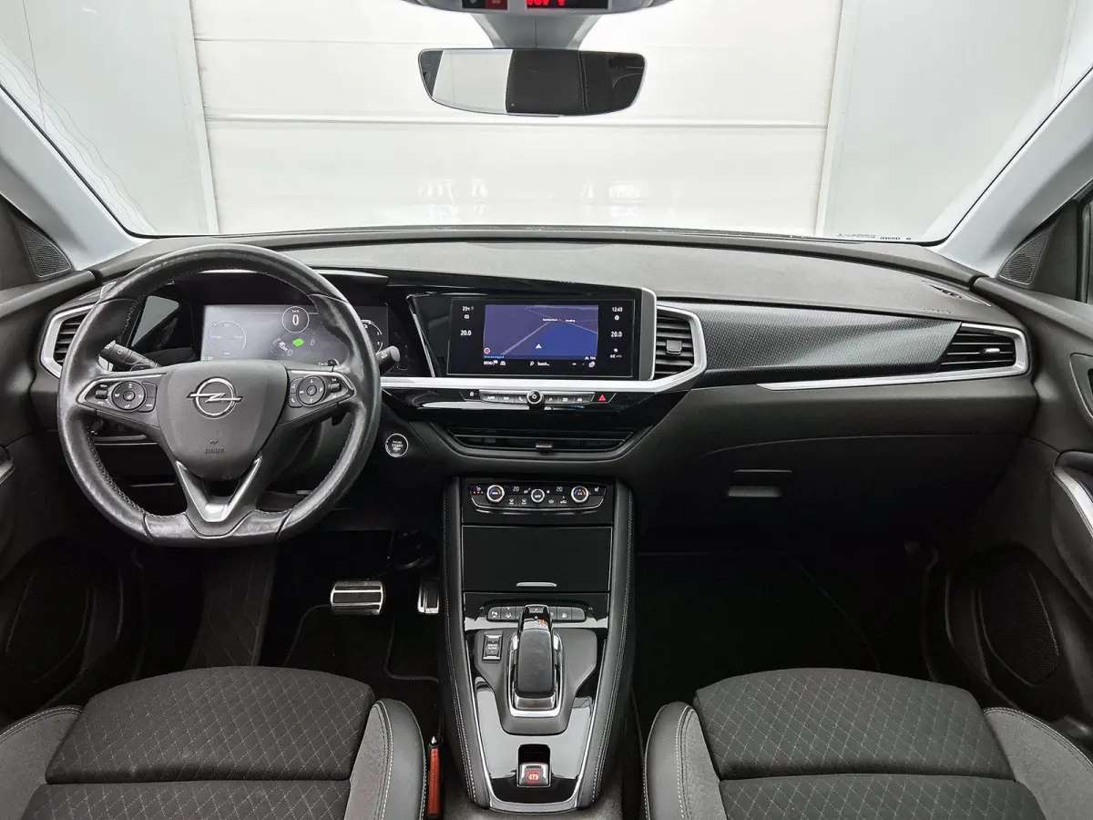 225pk Plug-In Hybrid GS Line | 1ste eigenaar | Accu 93% | Stuur/voorruit/stoelverwarming | Camera | 18"LMV | AGR stoelen | AUTOMAAT