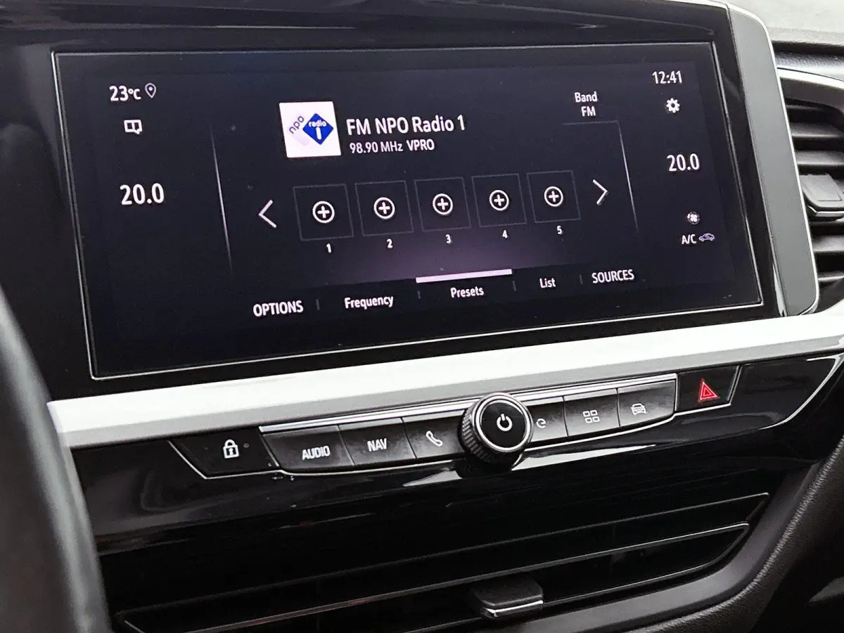225pk Plug-In Hybrid GS Line | 1ste eigenaar | Accu 93% | Stuur/voorruit/stoelverwarming | Camera | 18"LMV | AGR stoelen | AUTOMAAT