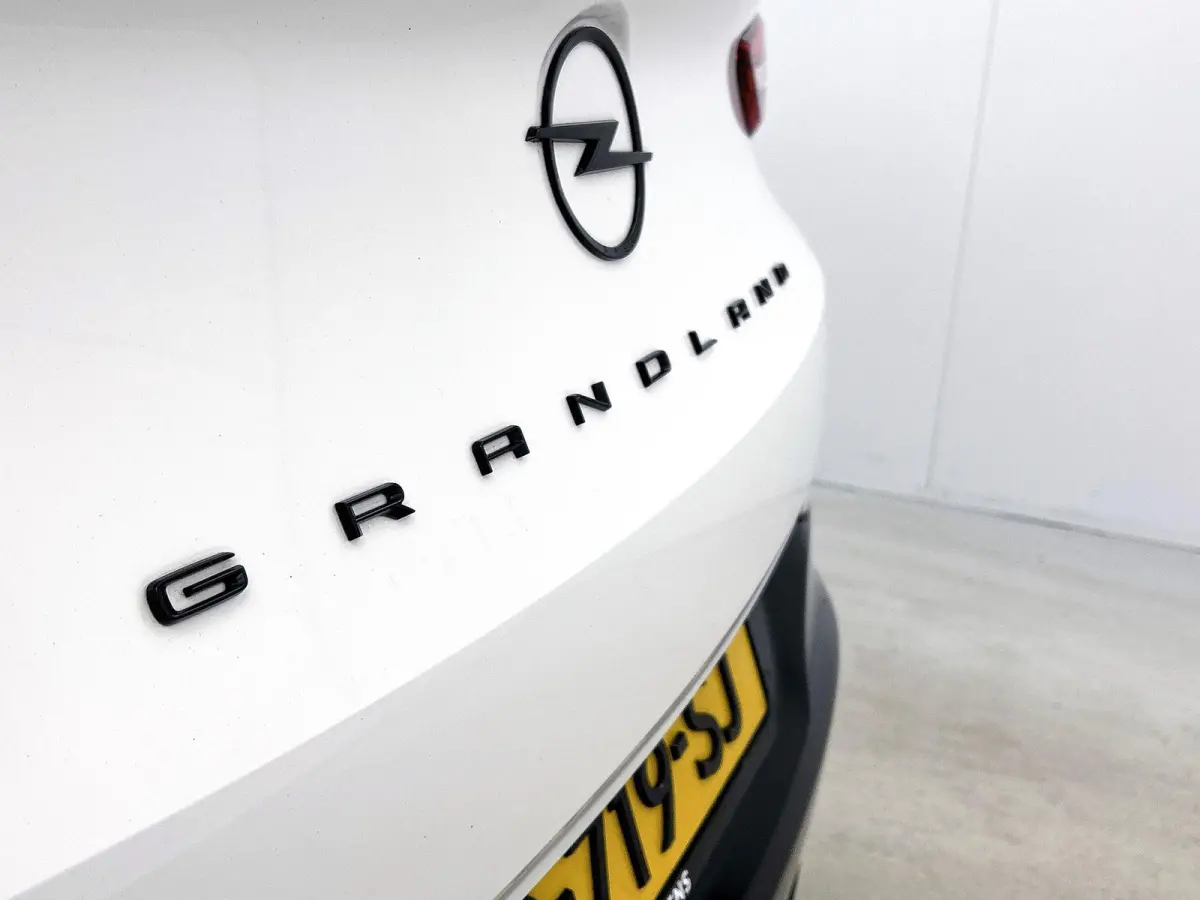 225pk Plug-In Hybrid GS Line | 1ste eigenaar | Accu 93% | Stuur/voorruit/stoelverwarming | Camera | 18"LMV | AGR stoelen | AUTOMAAT
