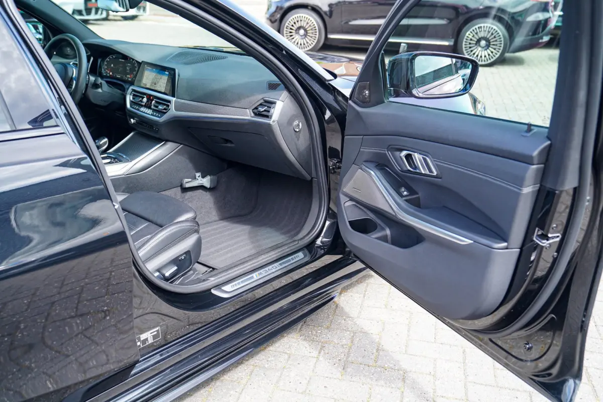 M340i xDrive High Executive Edition | Harman Kardon | HuD | Schuif/kanteldak | 360 cam | Adaptieve Cruise | 374 PK