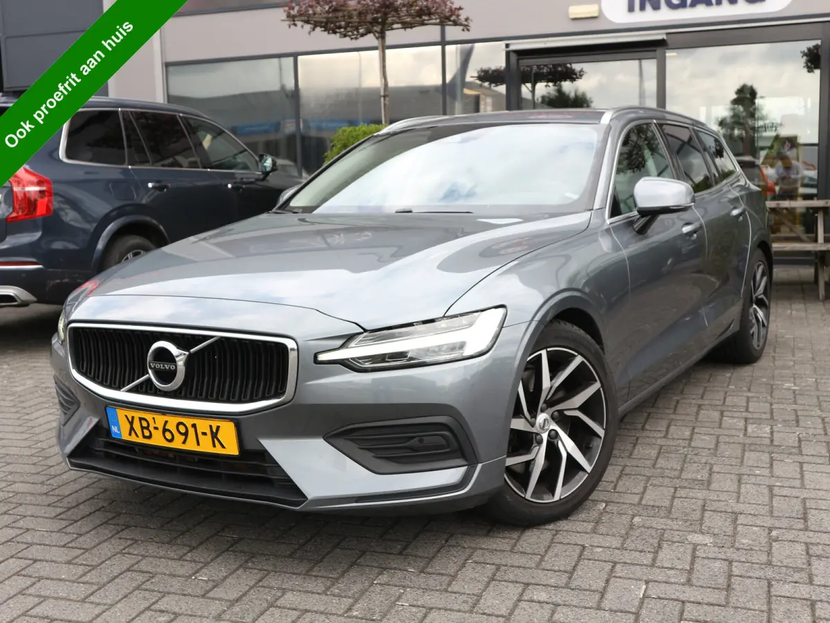 2.0 T5 Momentum 251 PK NIEUWE MODEL LED LEER NAVI CLIMA NL AUTO