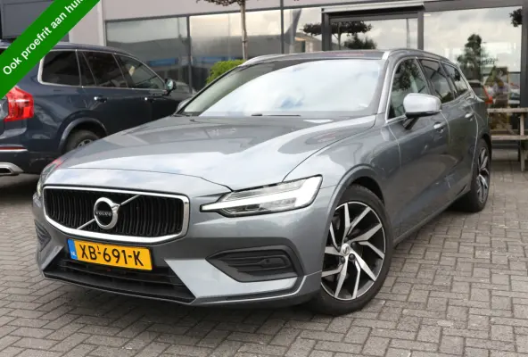 2.0 T5 Momentum 251 PK NIEUWE MODEL LED LEER NAVI CLIMA NL AUTO