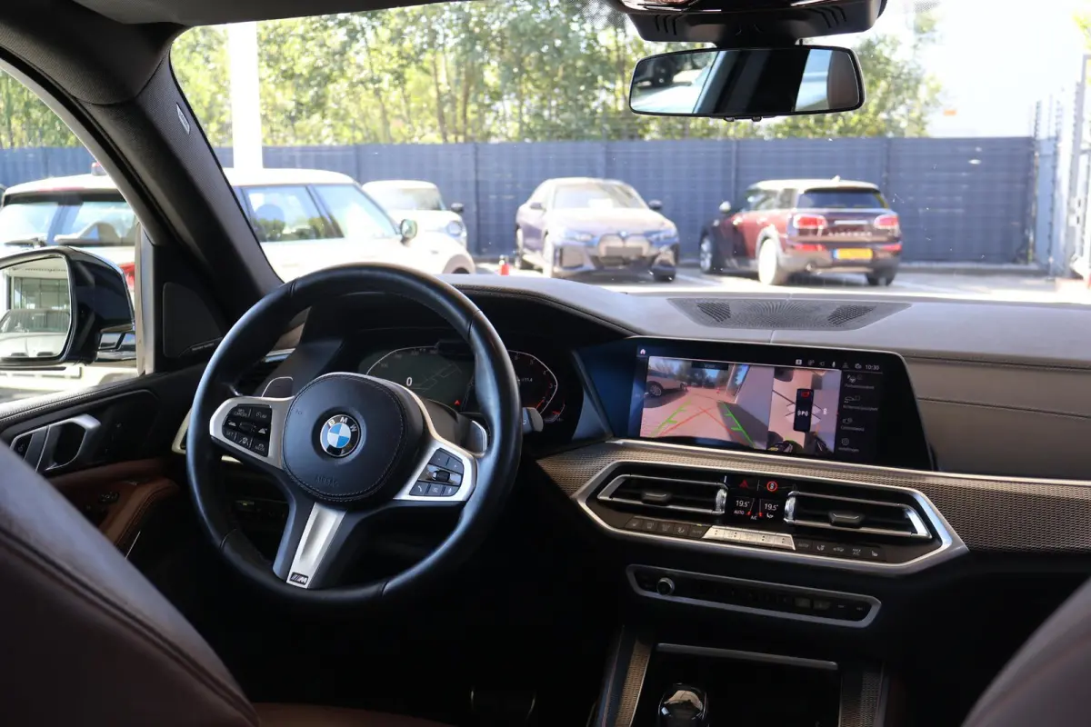 xDrive40i High Executive head-up display | Panoramadak