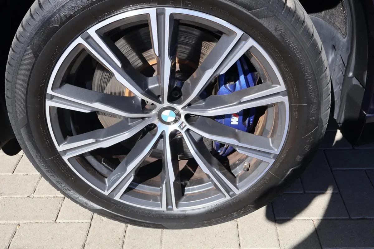 xDrive40i High Executive head-up display | Panoramadak