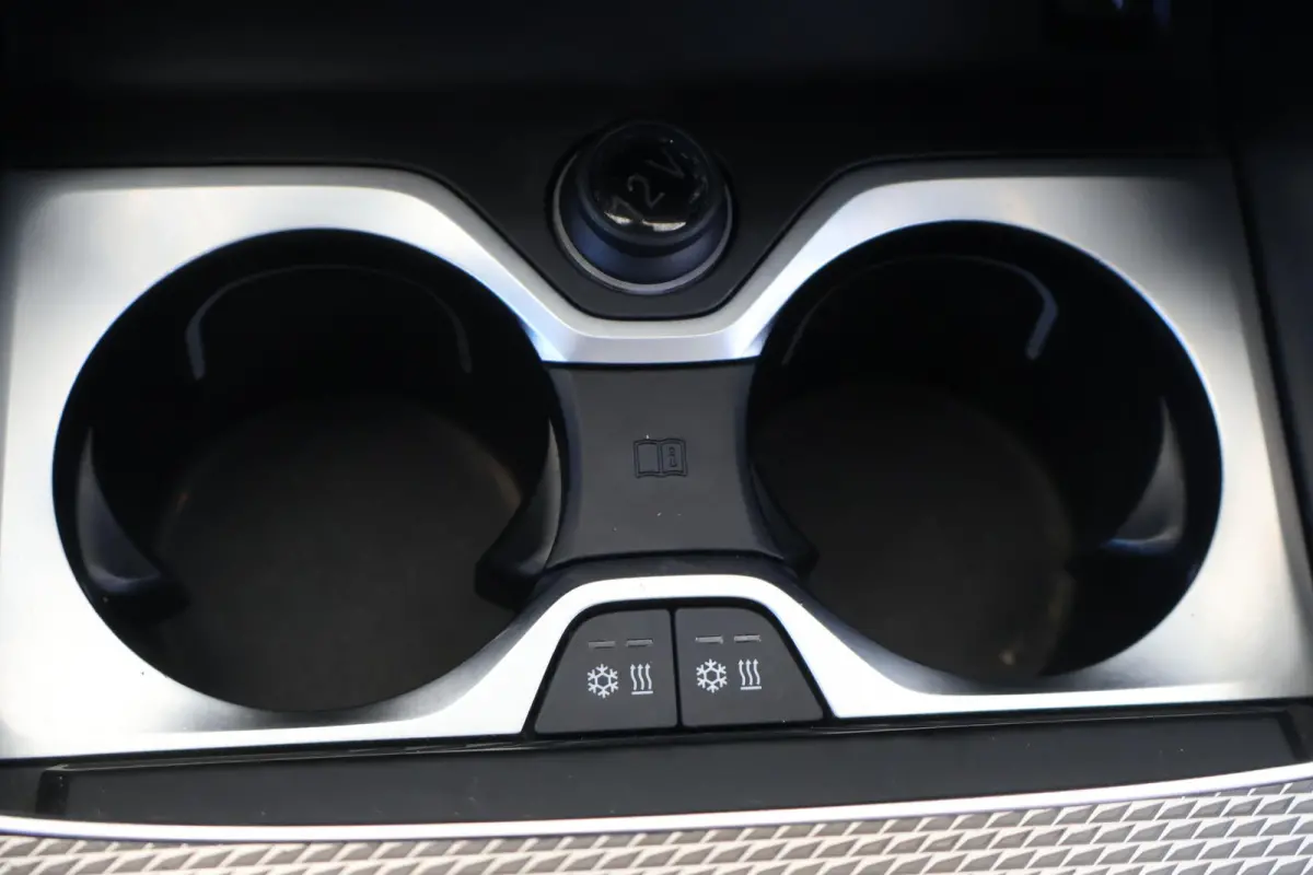 xDrive40i High Executive head-up display | Panoramadak