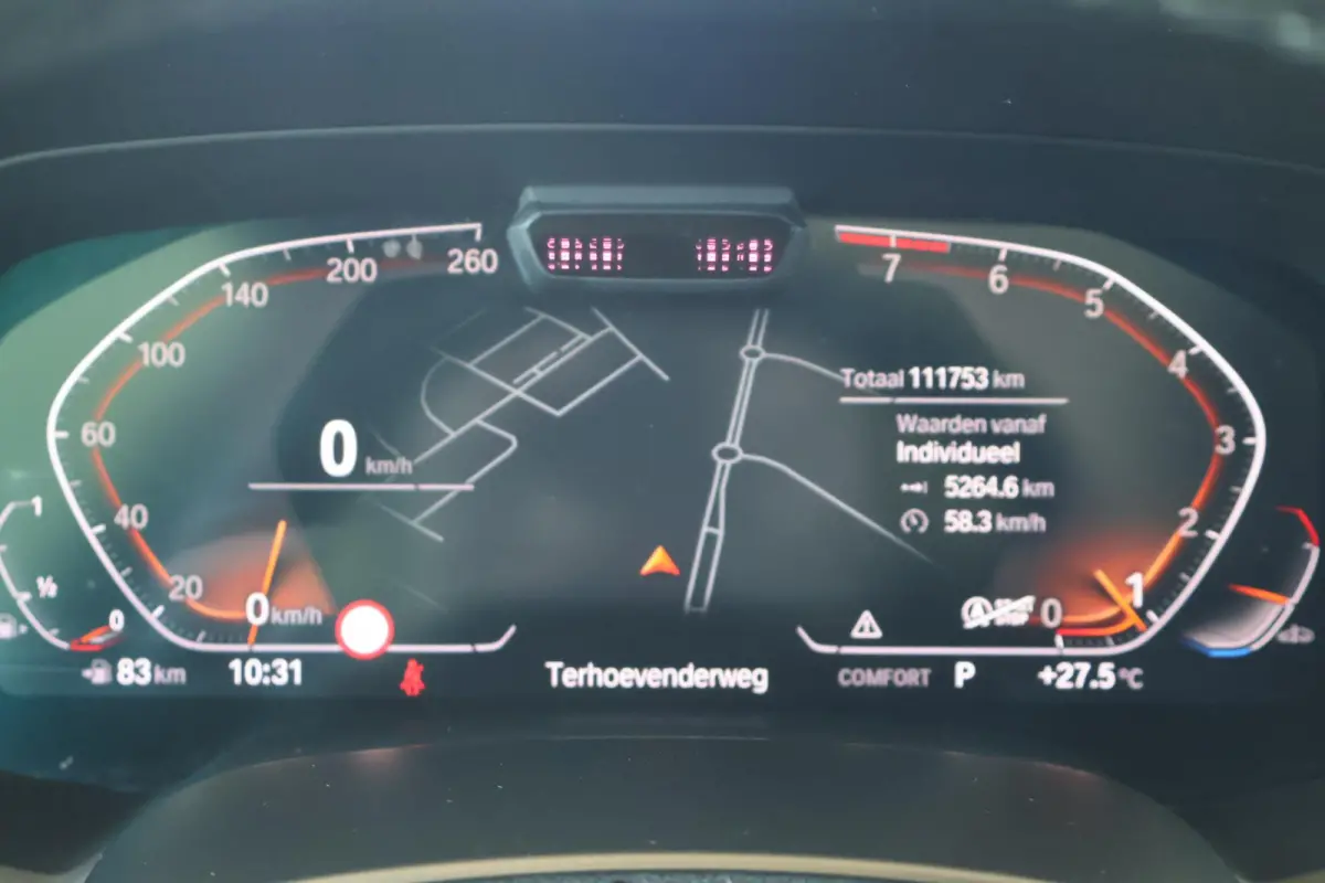 xDrive40i High Executive head-up display | Panoramadak