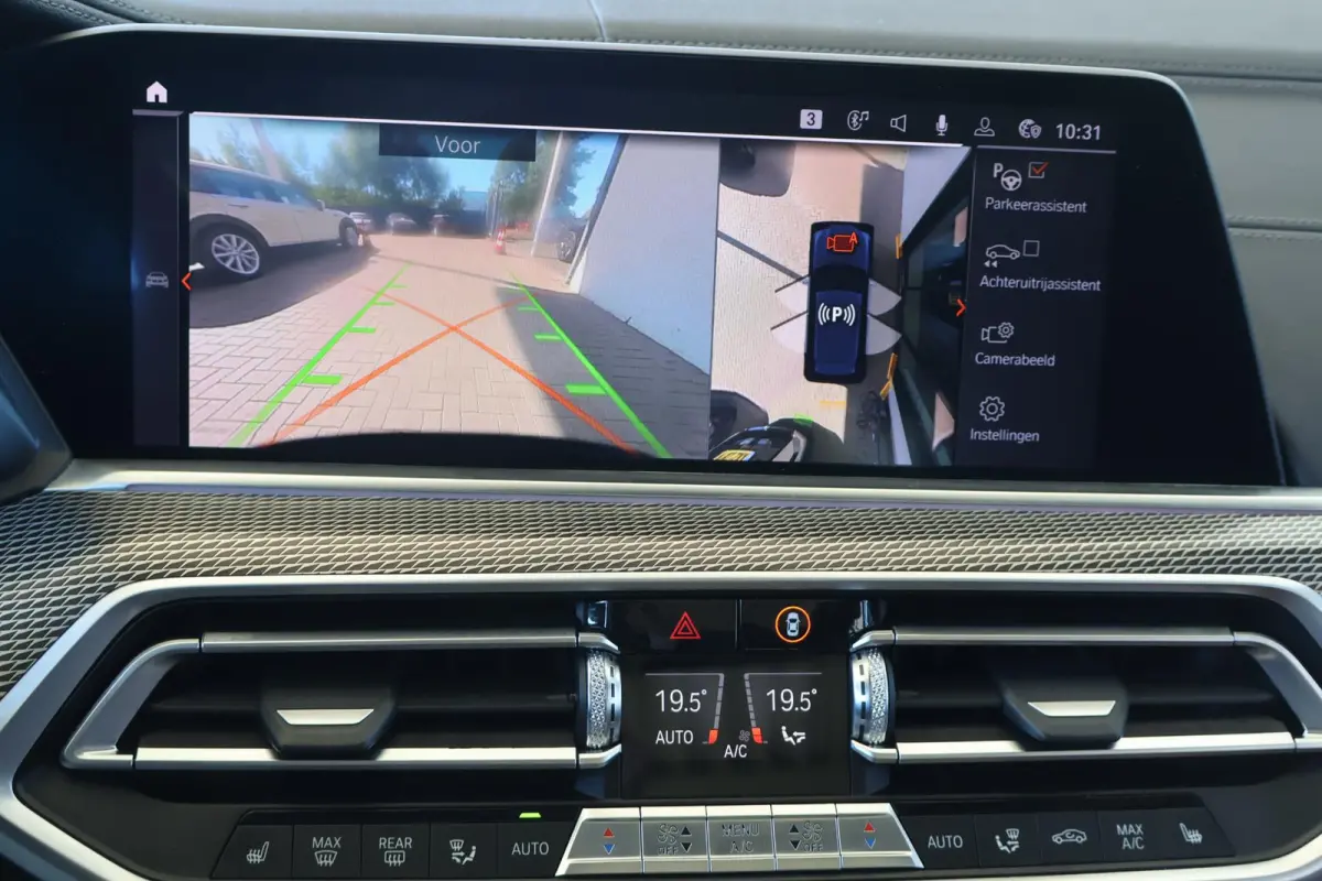 xDrive40i High Executive head-up display | Panoramadak