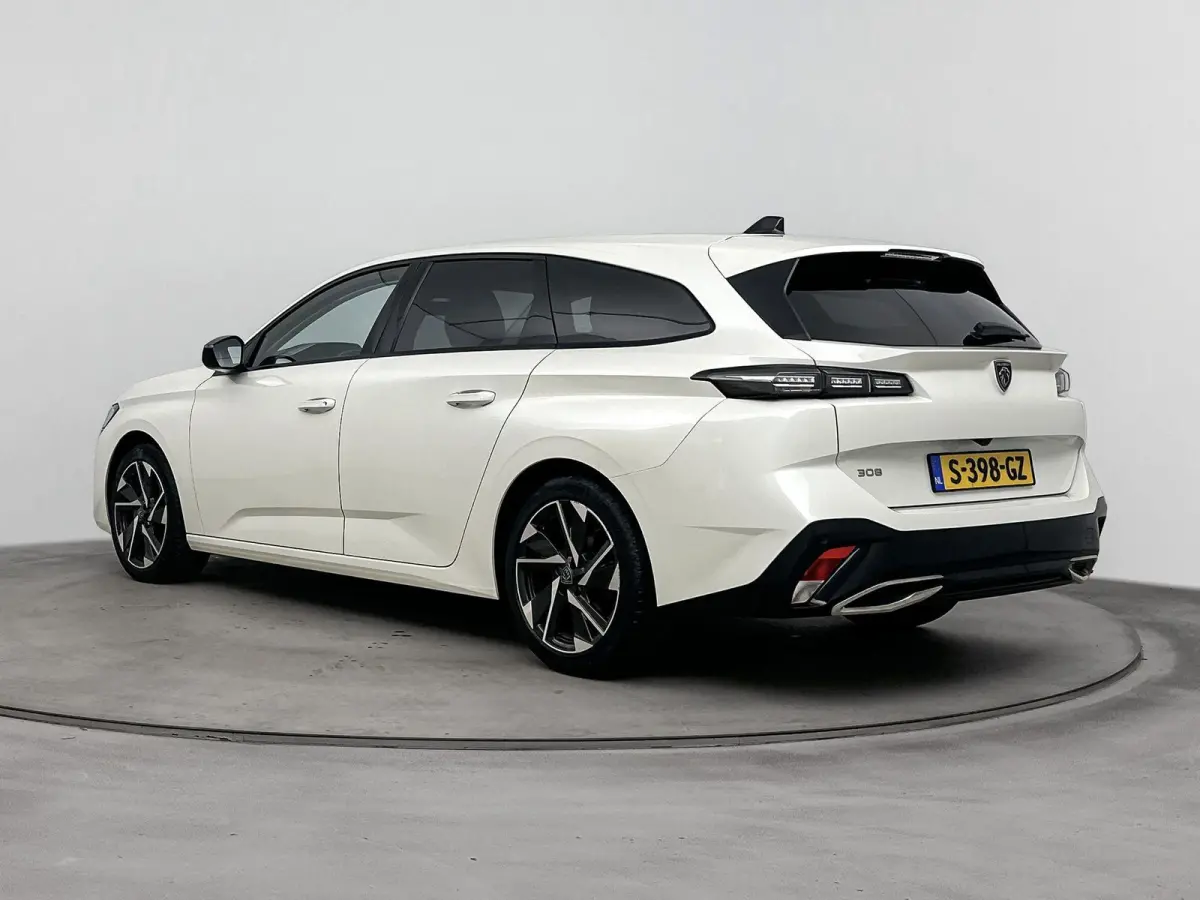 130pk Allure Pack Business | Navigatie | CarPlay | Adaptieve Cruise Control | All Season Banden | 360 Camera