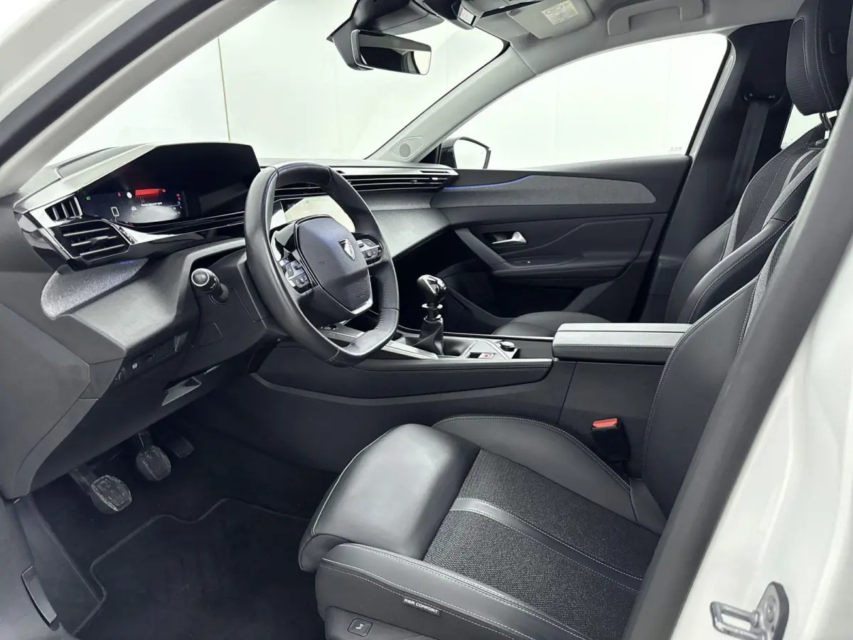 130pk Allure Pack Business | Navigatie | CarPlay | Adaptieve Cruise Control | All Season Banden | 360 Camera