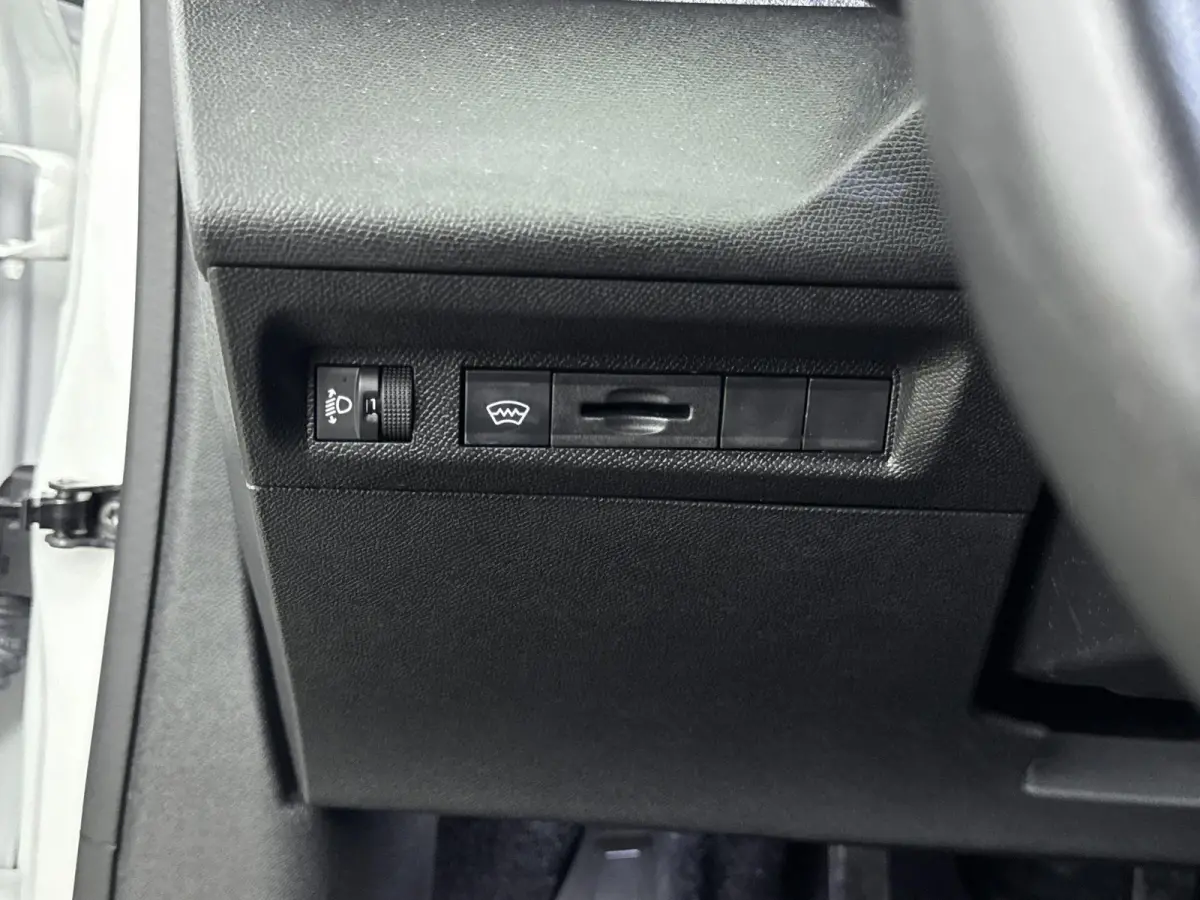 130pk Allure Pack Business | Navigatie | CarPlay | Adaptieve Cruise Control | All Season Banden | 360 Camera
