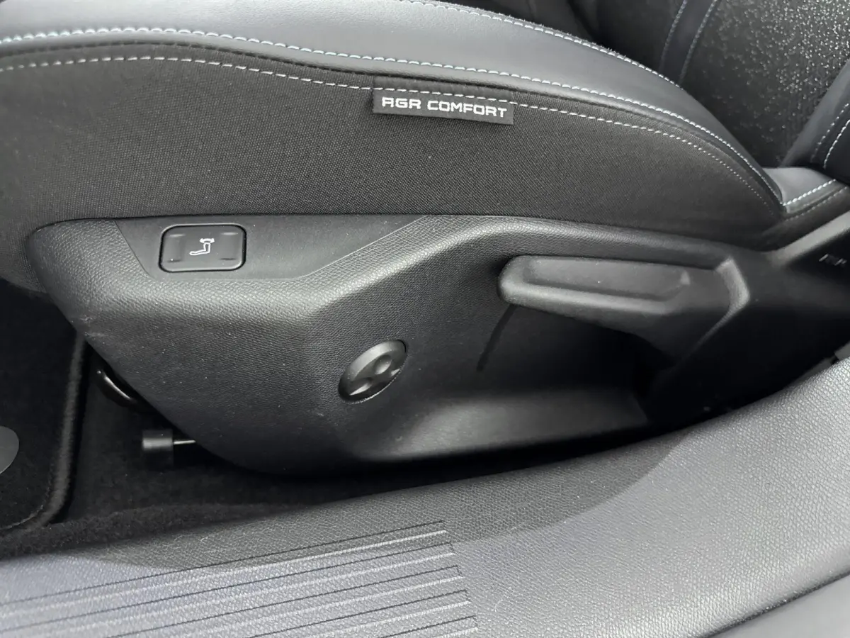 130pk Allure Pack Business | Navigatie | CarPlay | Adaptieve Cruise Control | All Season Banden | 360 Camera
