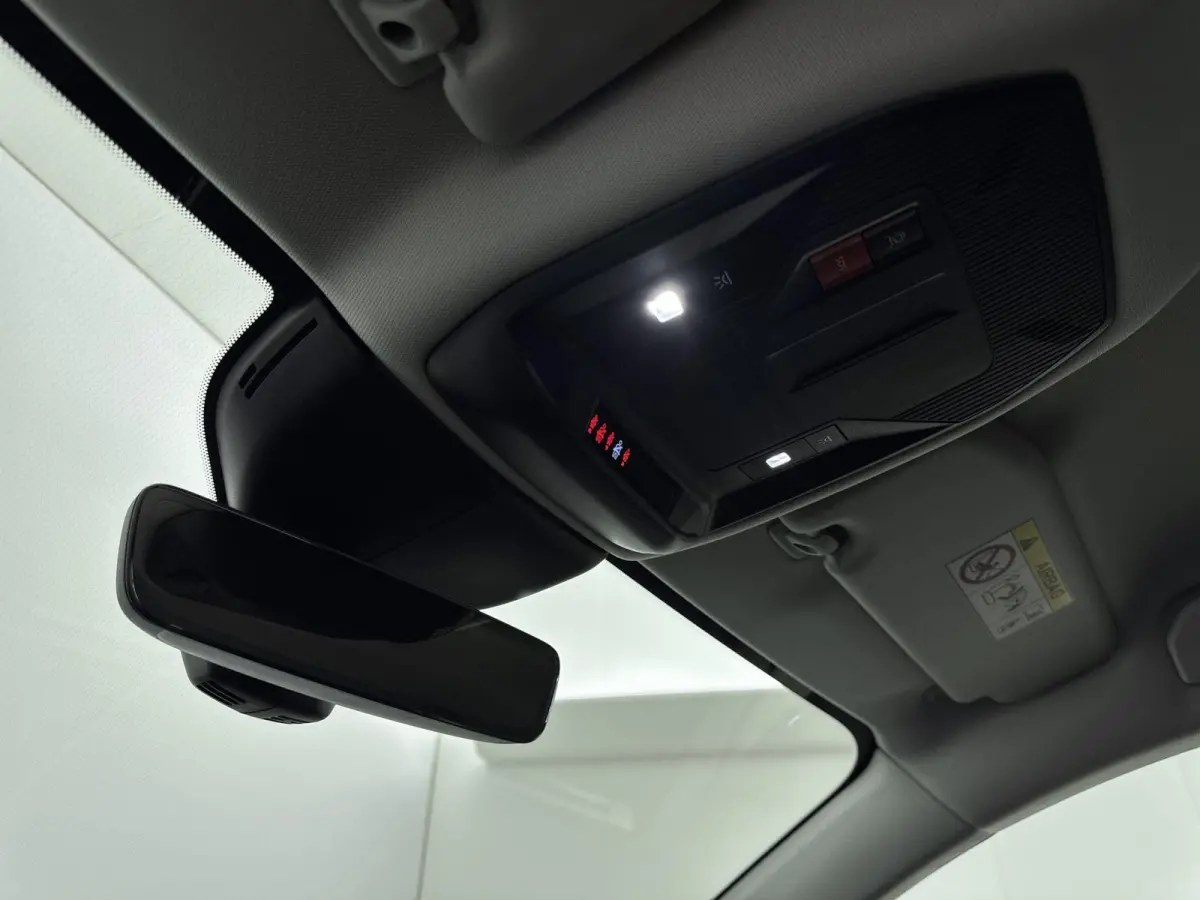 130pk Allure Pack Business | Navigatie | CarPlay | Adaptieve Cruise Control | All Season Banden | 360 Camera