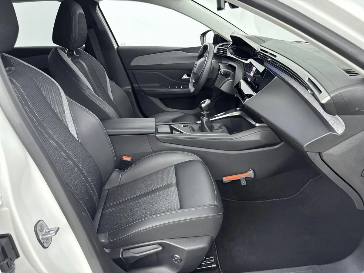 130pk Allure Pack Business | Navigatie | CarPlay | Adaptieve Cruise Control | All Season Banden | 360 Camera
