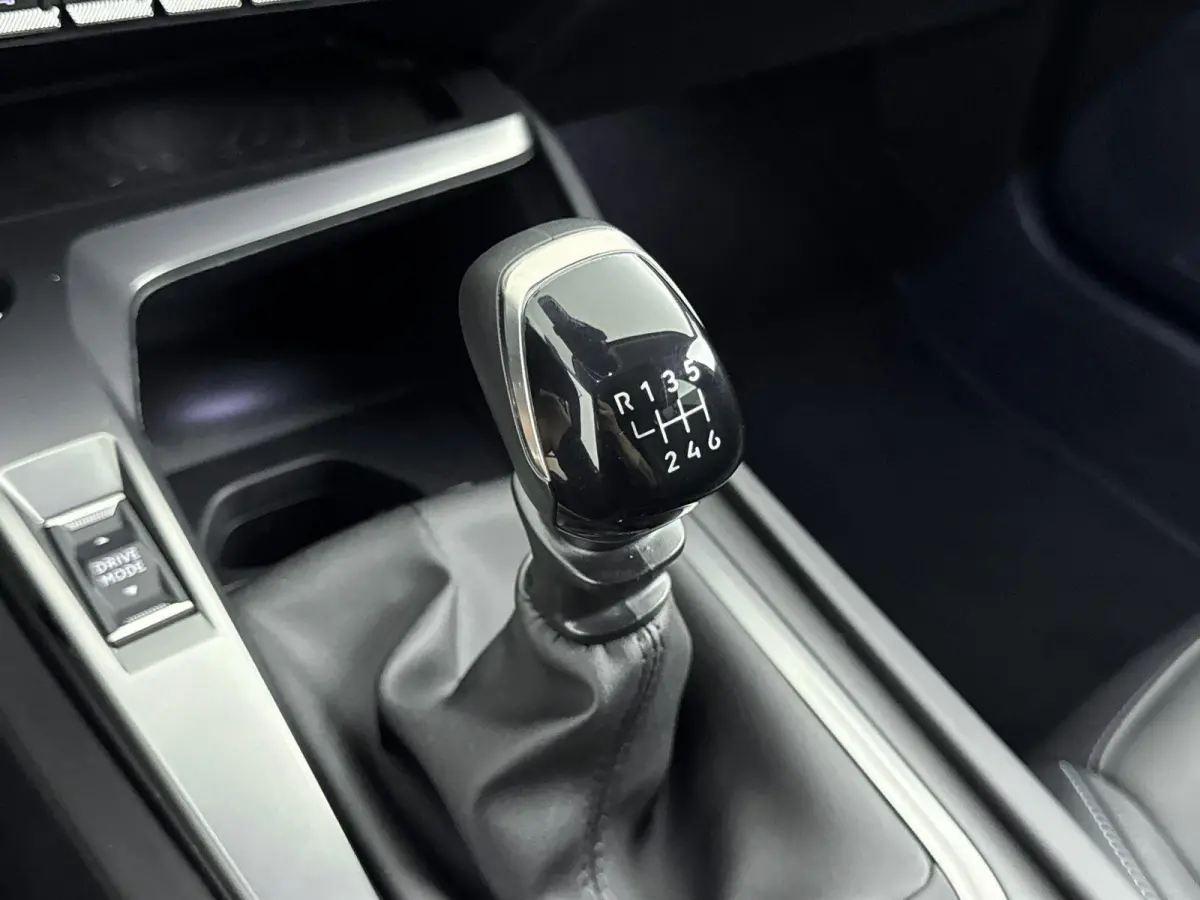 130pk Allure Pack Business | Navigatie | CarPlay | Adaptieve Cruise Control | All Season Banden | 360 Camera
