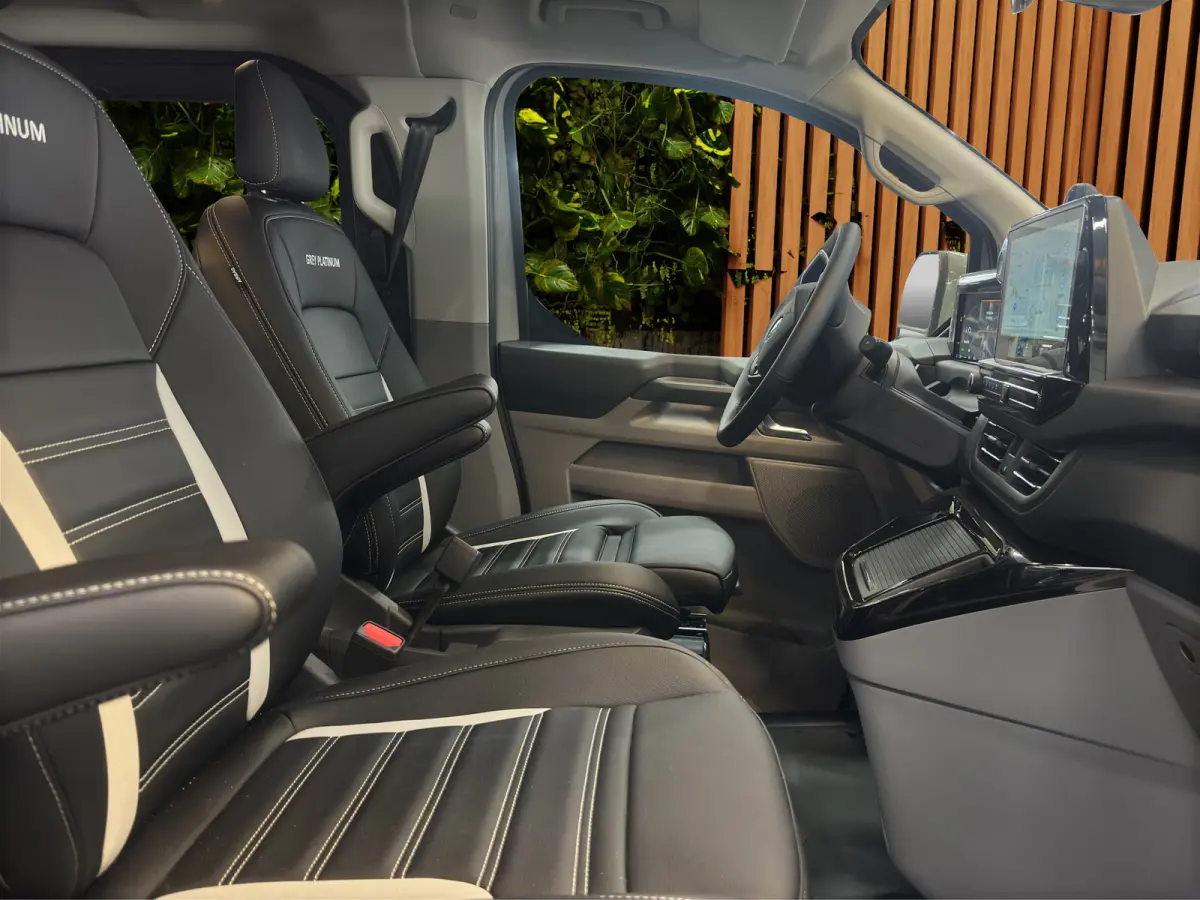Plug-in-Hybrid Grey Platinum Dubbel Cabine | 360 cam. | 5-zits | Sportpakket | Fiscaal aantrekkelijk | 360 Camera