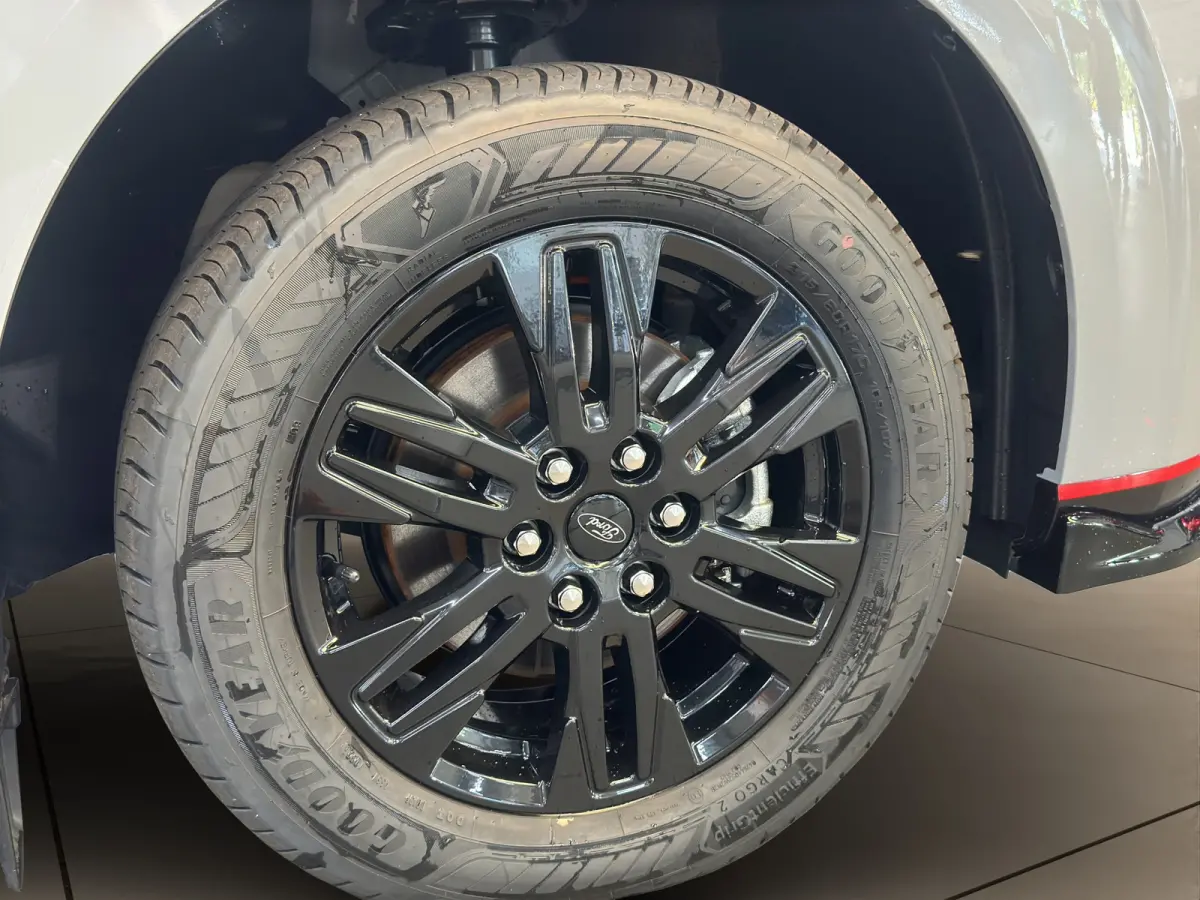 Plug-in-Hybrid Grey Platinum Dubbel Cabine | 360 cam. | 5-zits | Sportpakket | Fiscaal aantrekkelijk | 360 Camera