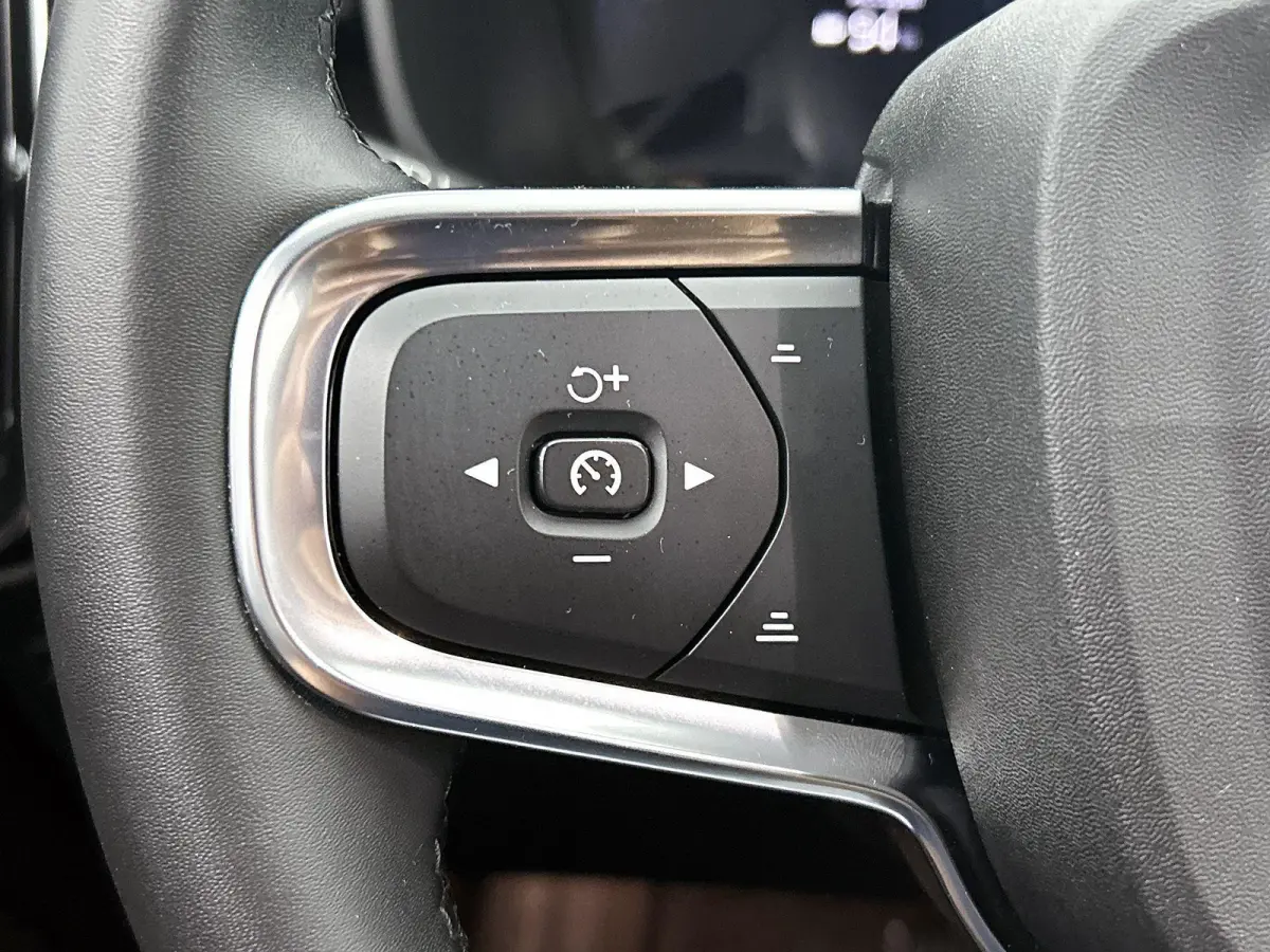 Core | Apple Carplay / Android Auto | Achteruitrijcamera | Parkeersensoren |
