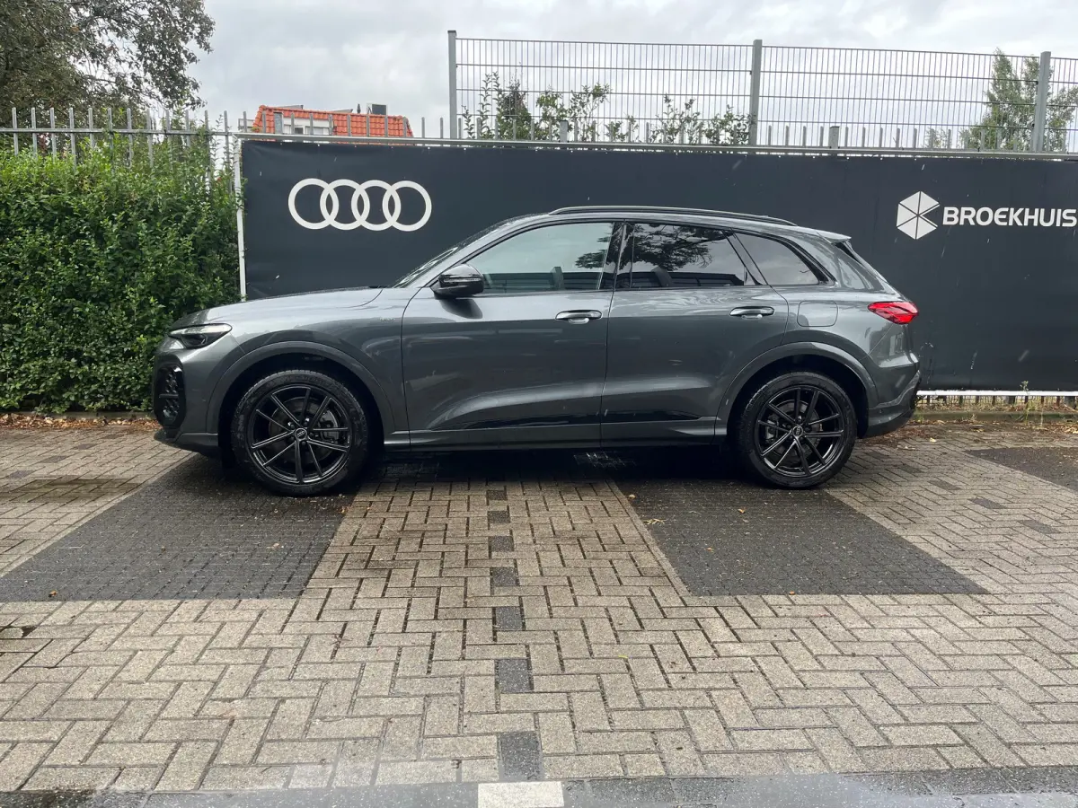 2.0 TFSI e-hybrid quattro S edition | Luchtvering | Trekhaak | Panoramadak | Tech Plus | Optiek zwart |