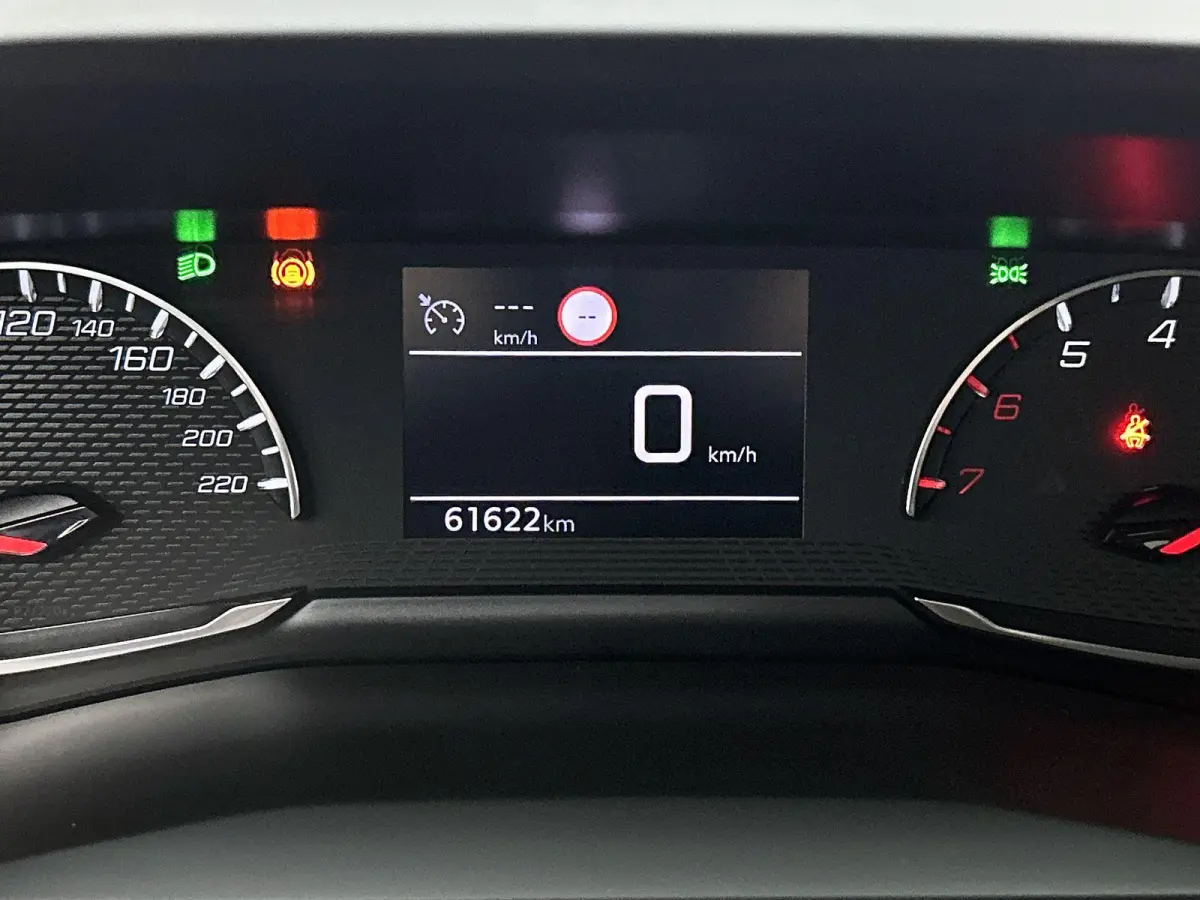 1.2 Puretech 96kW S&S Allure | Apple Carplay / Android Auto | Achteruitrijcamera | Parkeersensoren |
