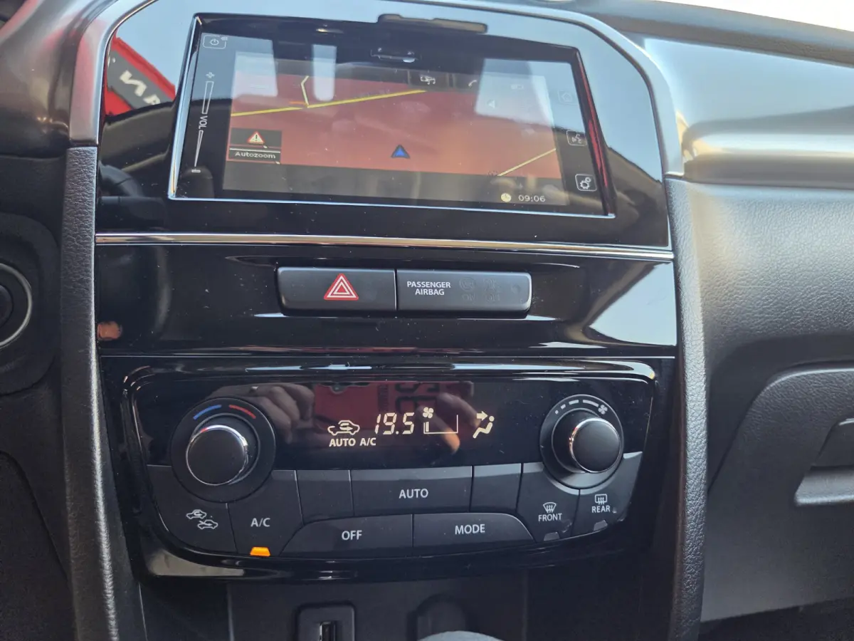 1.4 Boosterjet Select Smart Hybrid Automaat/ Parkeersensoren voor/ Apple Carplay-Android auto/ Camera/ Rijklaarprijs