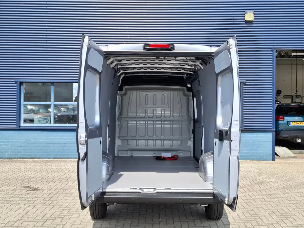 3.5t L3H2 Zwaar 110 kWh | 8 JAAR GARANTIE | CAMERA | DIGITALE BINNESPIEGEL | NAVI | BETIMMERING | DRAADLOOS CARPLAY |