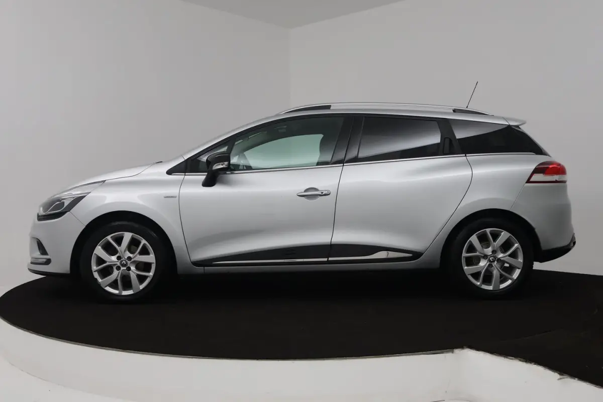 0.9 TCe Limited (TREKHAAK, NAVIGATIE, CAMERA, PARKEERSENSOREN, BLUETOOTH, CRUISE CONTROL)