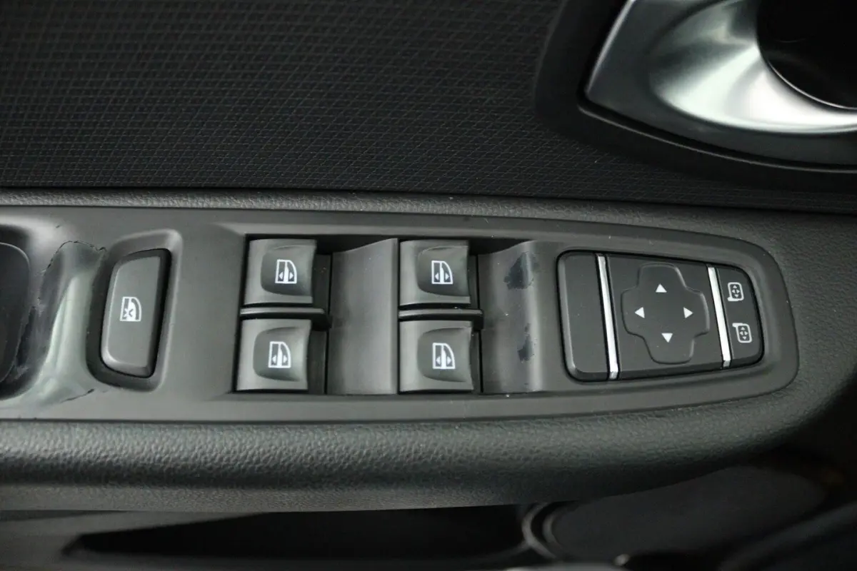 0.9 TCe Limited (TREKHAAK, NAVIGATIE, CAMERA, PARKEERSENSOREN, BLUETOOTH, CRUISE CONTROL)
