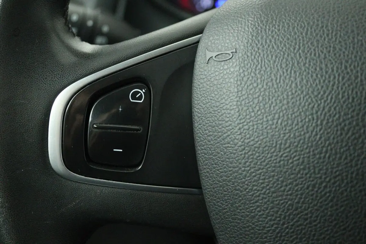 0.9 TCe Limited (TREKHAAK, NAVIGATIE, CAMERA, PARKEERSENSOREN, BLUETOOTH, CRUISE CONTROL)