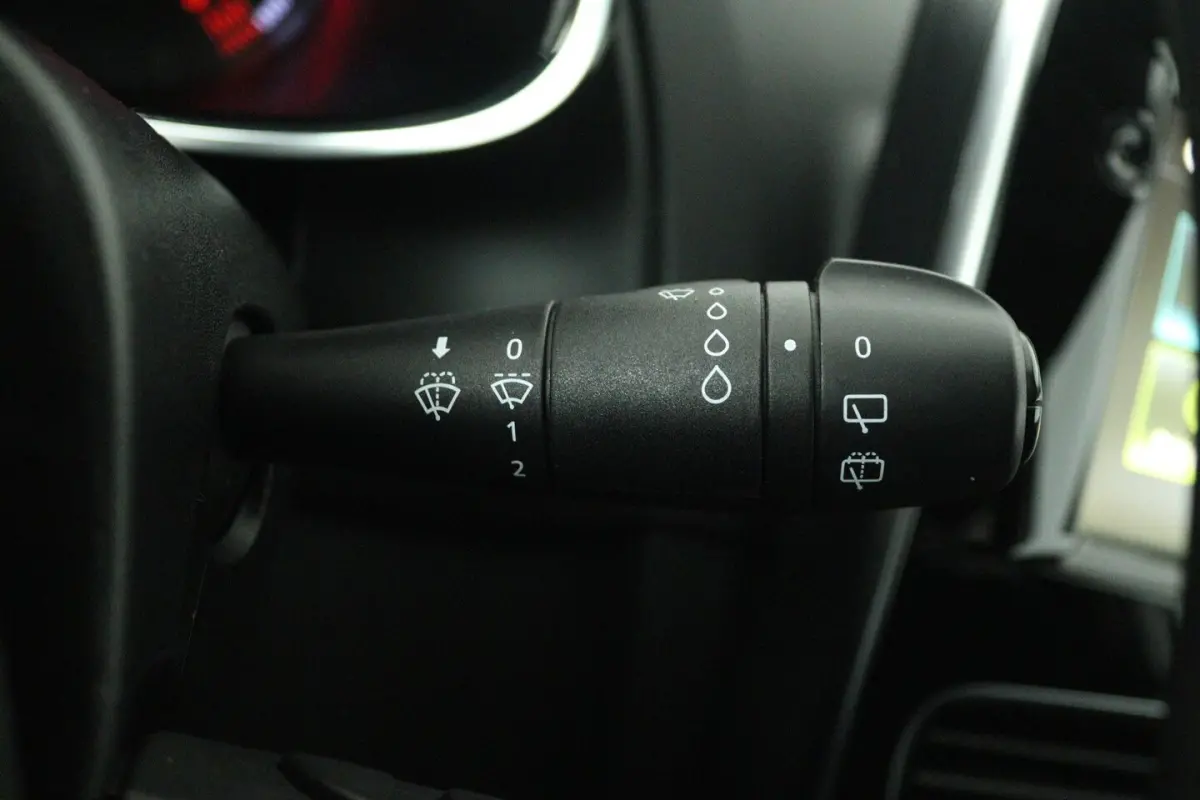 0.9 TCe Limited (TREKHAAK, NAVIGATIE, CAMERA, PARKEERSENSOREN, BLUETOOTH, CRUISE CONTROL)