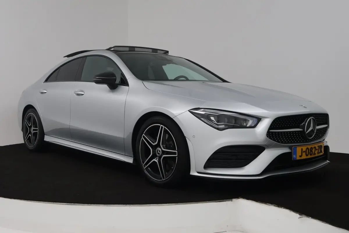 200 Business Solution AMG (PANO, TREKHAAK WEGKLAPBAAR, SFEERVERLICHTING, STOELVERWARMIN)