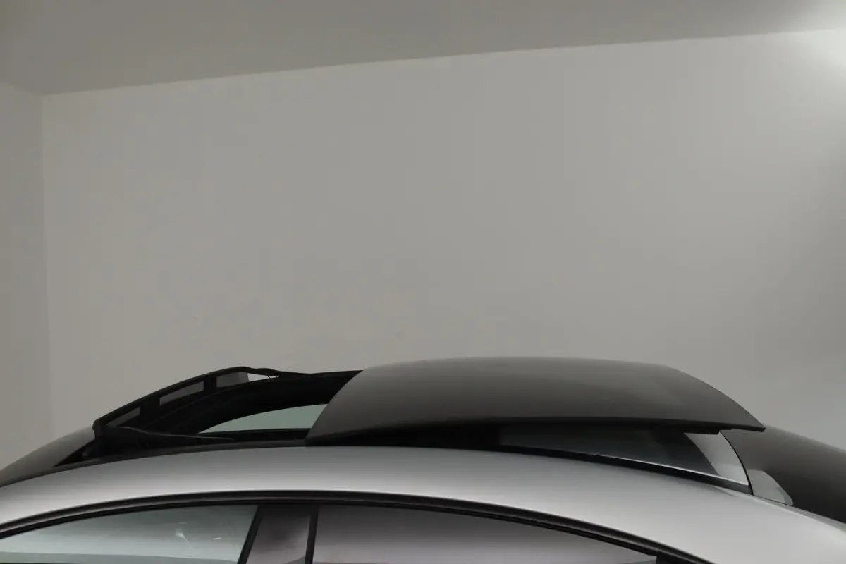 200 Business Solution AMG (PANO, TREKHAAK WEGKLAPBAAR, SFEERVERLICHTING, STOELVERWARMIN)
