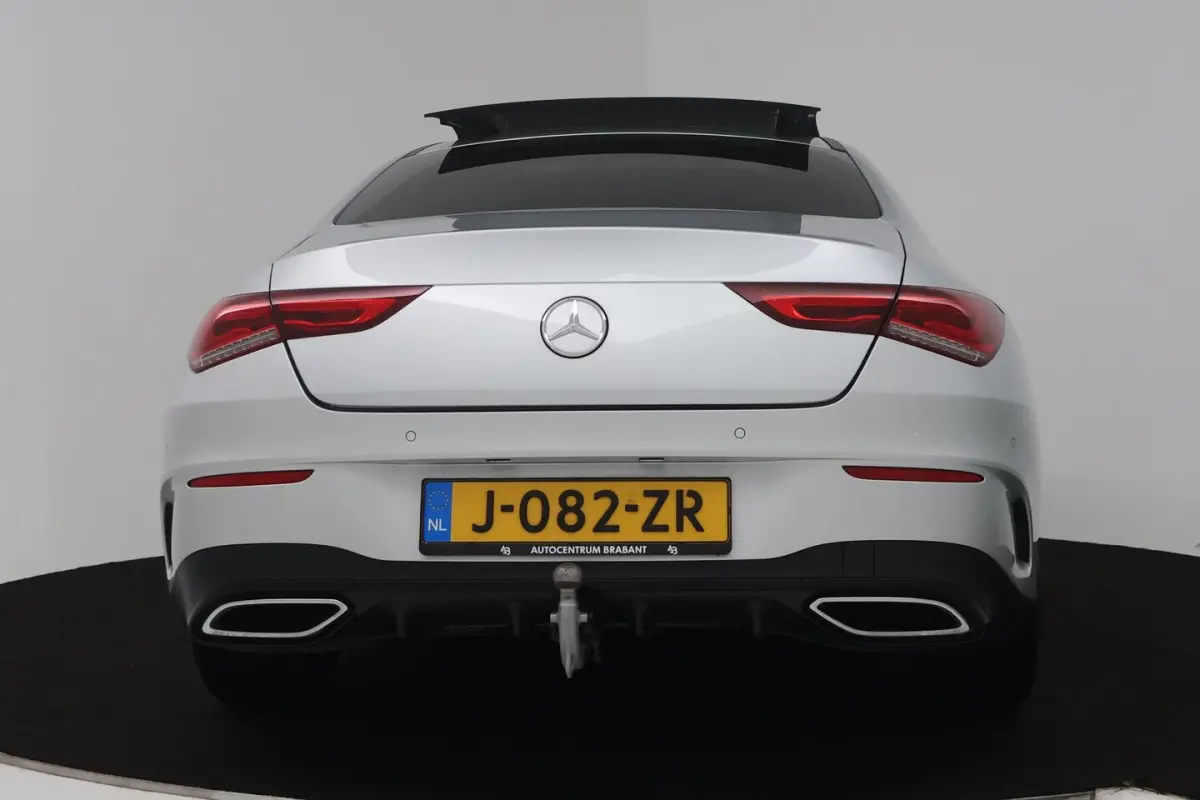 200 Business Solution AMG (PANO, TREKHAAK WEGKLAPBAAR, SFEERVERLICHTING, STOELVERWARMIN)
