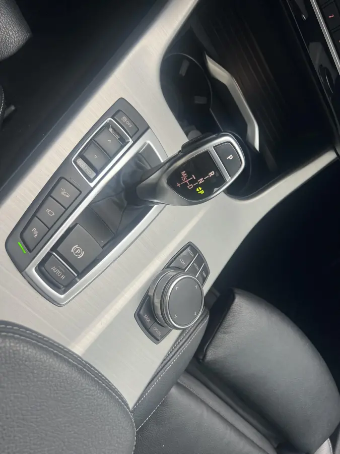xDrive28i Centennial High Executive | Head-up | Panoramadak | Camera voor+achter | Elek. Achterklep | Bi-Xenon | Flippers | Stoelverwarming | Elek. Stoelen met Memory voor bestuurder