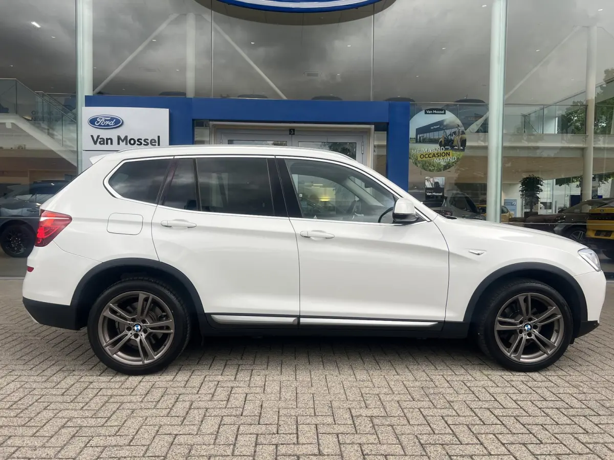 xDrive28i Centennial High Executive | Head-up | Panoramadak | Camera voor+achter | Elek. Achterklep | Bi-Xenon | Flippers | Stoelverwarming | Elek. Stoelen met Memory voor bestuurder