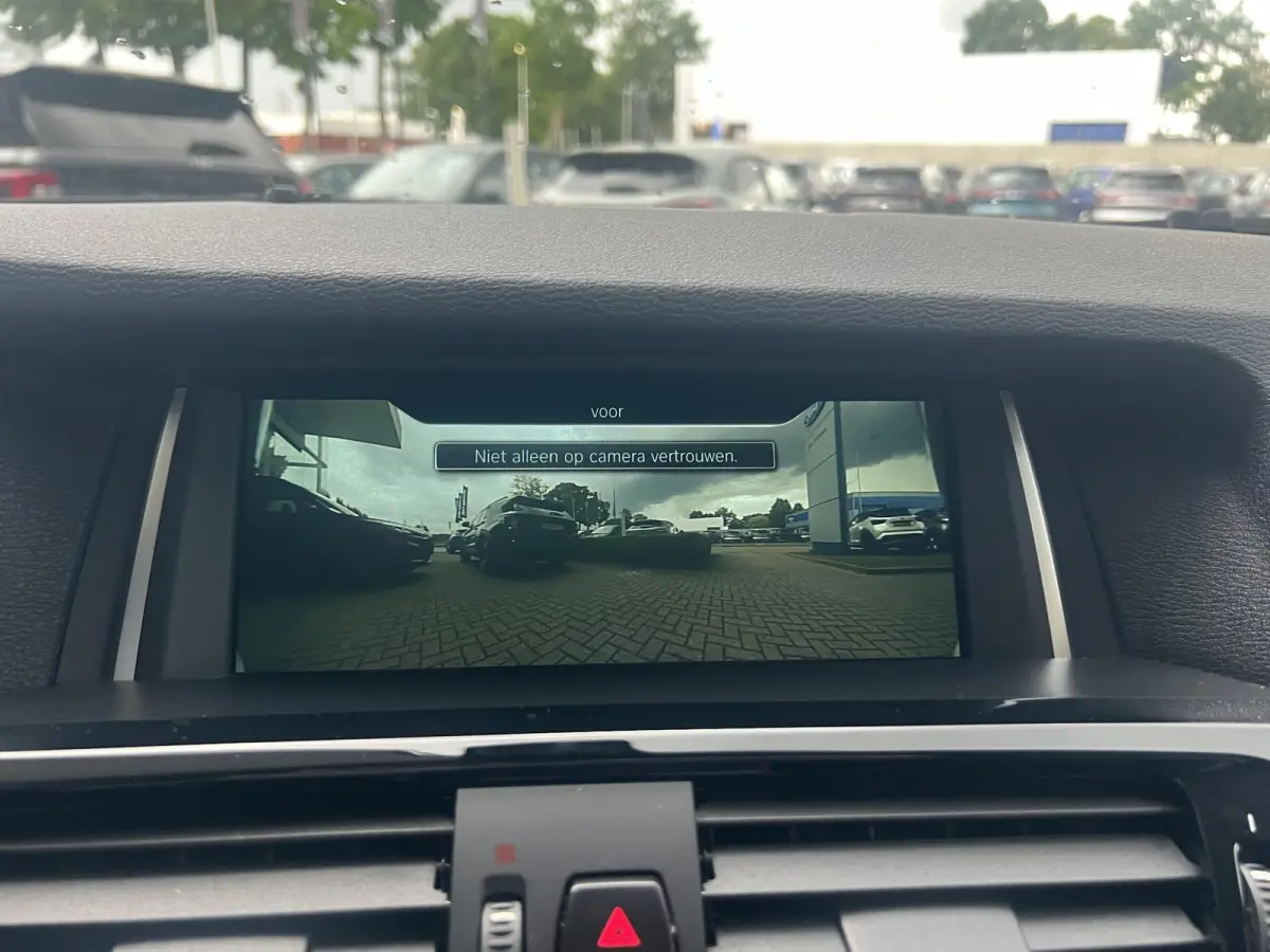 xDrive28i Centennial High Executive | Head-up | Panoramadak | Camera voor+achter | Elek. Achterklep | Bi-Xenon | Flippers | Stoelverwarming | Elek. Stoelen met Memory voor bestuurder