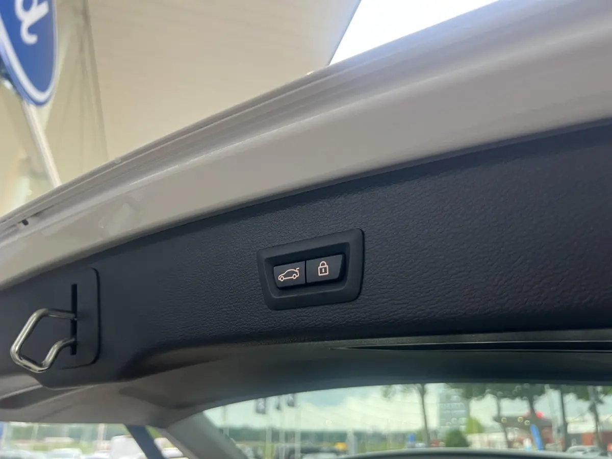xDrive28i Centennial High Executive | Head-up | Panoramadak | Camera voor+achter | Elek. Achterklep | Bi-Xenon | Flippers | Stoelverwarming | Elek. Stoelen met Memory voor bestuurder