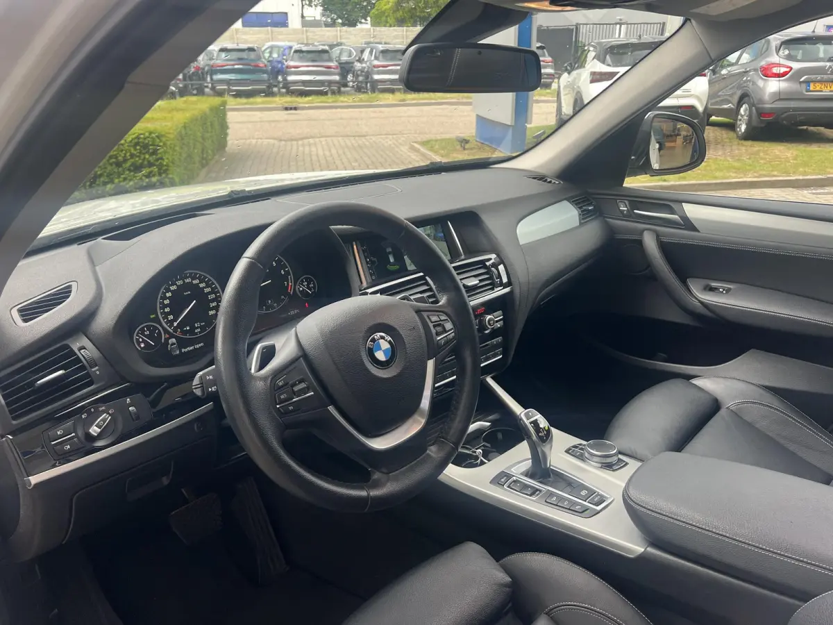 xDrive28i Centennial High Executive | Head-up | Panoramadak | Camera voor+achter | Elek. Achterklep | Bi-Xenon | Flippers | Stoelverwarming | Elek. Stoelen met Memory voor bestuurder