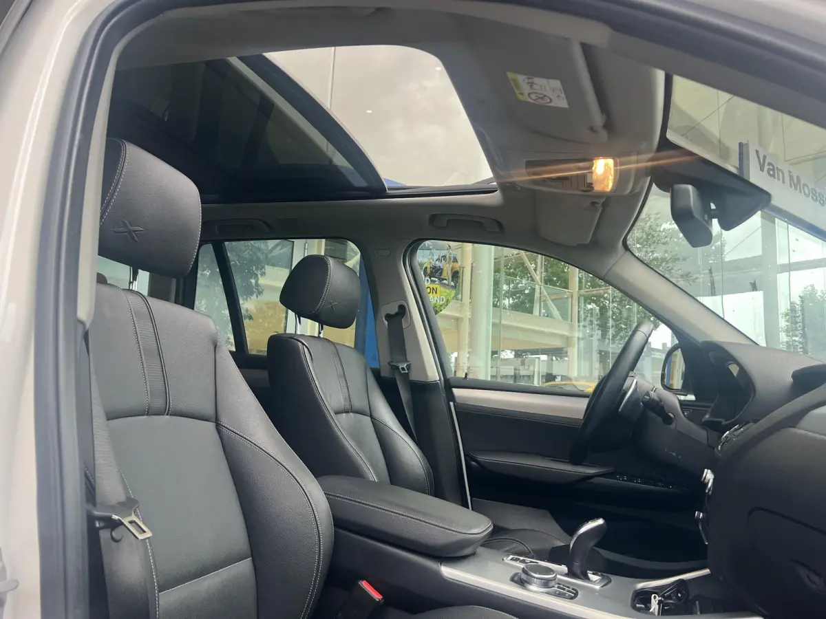 xDrive28i Centennial High Executive | Head-up | Panoramadak | Camera voor+achter | Elek. Achterklep | Bi-Xenon | Flippers | Stoelverwarming | Elek. Stoelen met Memory voor bestuurder