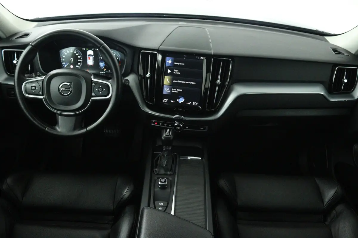 2.0 T5 AWD Momentum (TREKHAAK, STOELVERWARMING, ELEKTR STOELEN, CRUISE CONTROL, PARKEERSEN