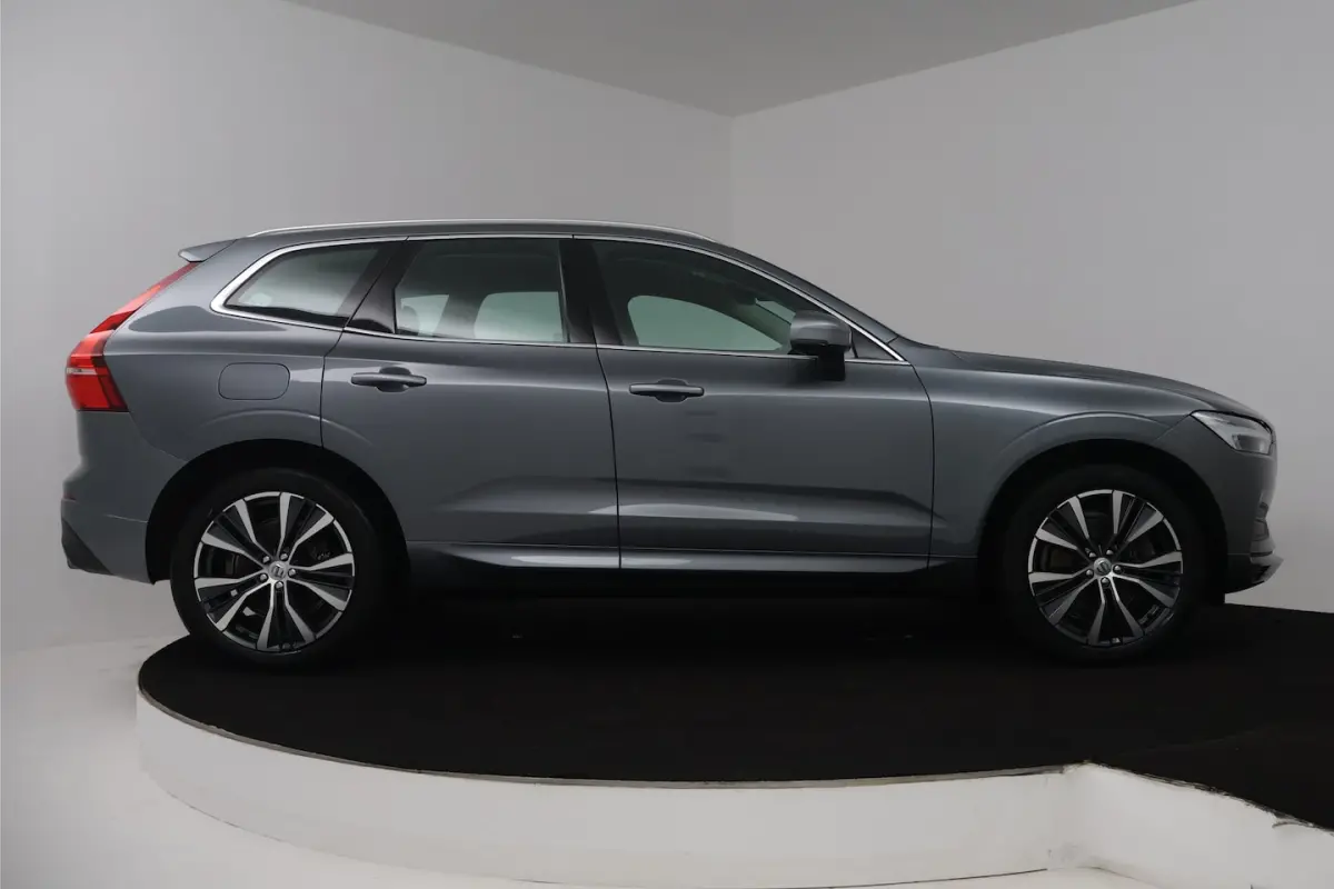 2.0 T5 AWD Momentum (TREKHAAK, STOELVERWARMING, ELEKTR STOELEN, CRUISE CONTROL, PARKEERSEN