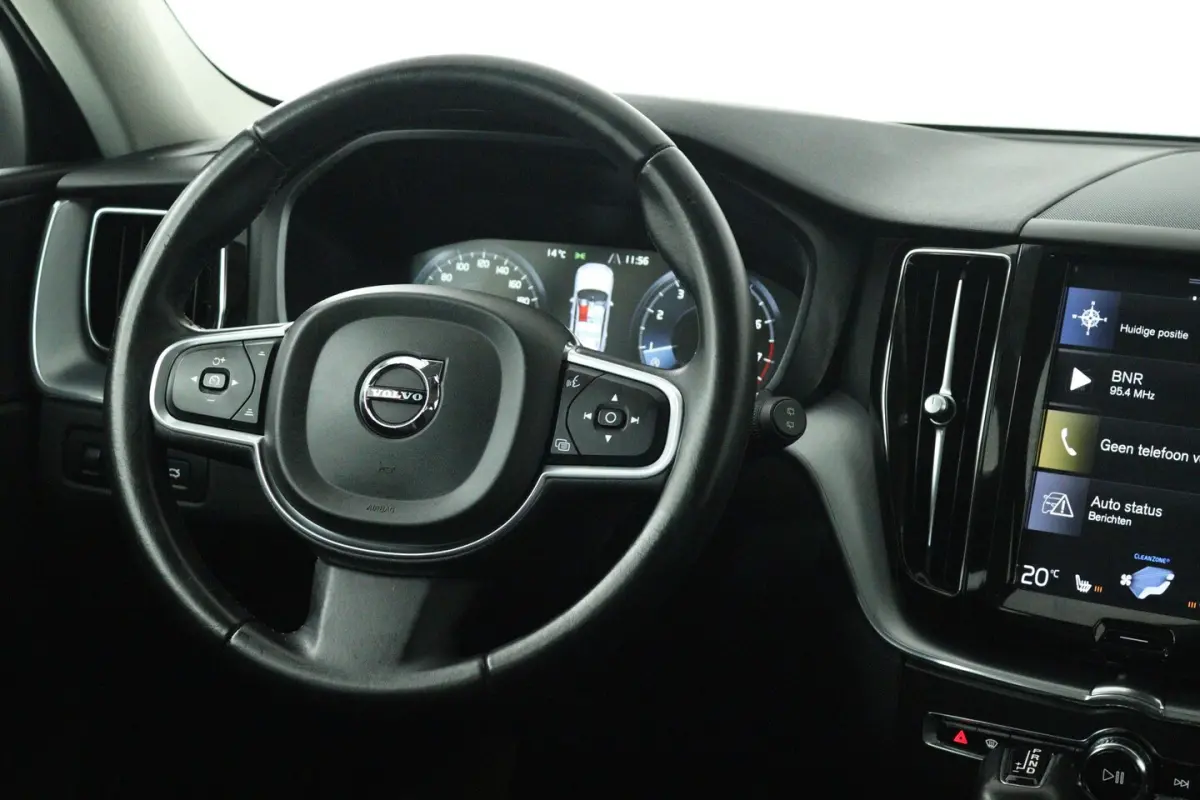 2.0 T5 AWD Momentum (TREKHAAK, STOELVERWARMING, ELEKTR STOELEN, CRUISE CONTROL, PARKEERSEN