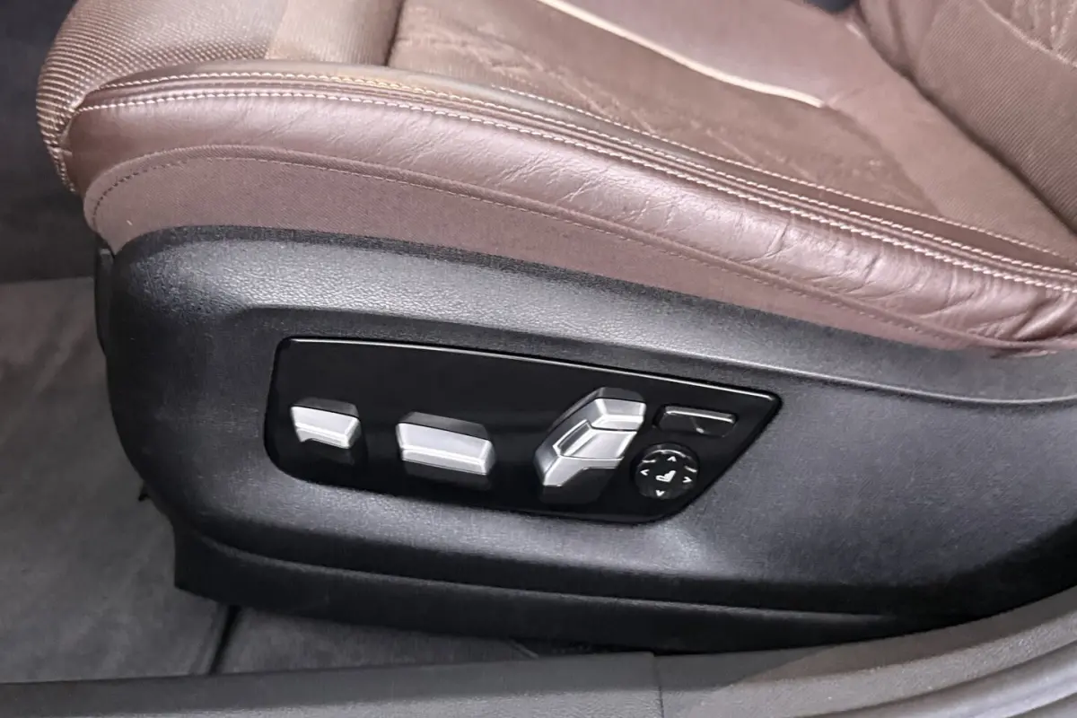 Gran Turismo 630i High Executive (PANORAMADAK, H&K AUDIO, STOELVERWARMING/VERKOELING, STUURVERWARMING,