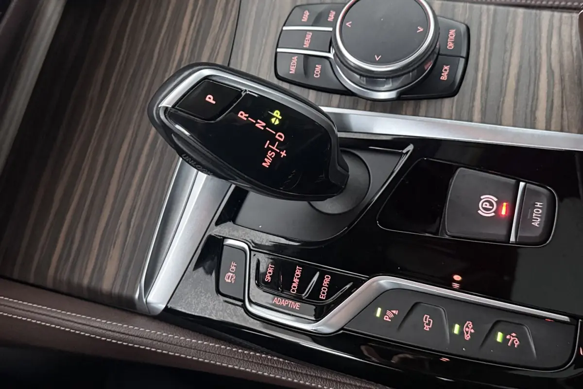 Gran Turismo 630i High Executive (PANORAMADAK, H&K AUDIO, STOELVERWARMING/VERKOELING, STUURVERWARMING,