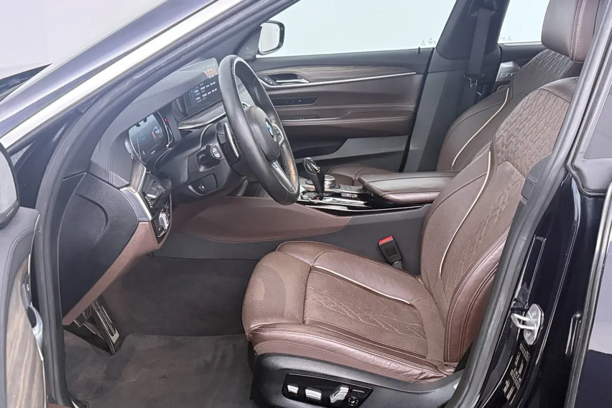 Gran Turismo 630i High Executive (PANORAMADAK, H&K AUDIO, STOELVERWARMING/VERKOELING, STUURVERWARMING,