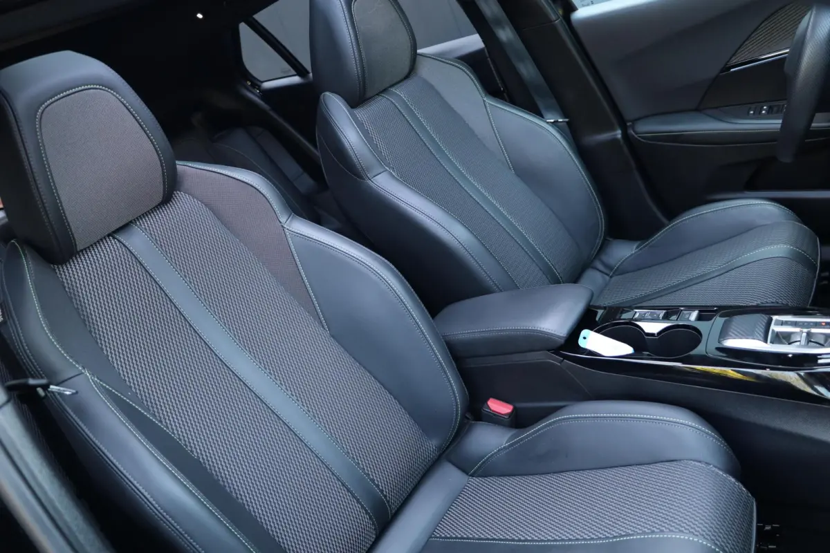 EV 54 kWh |GT| Panodak AdaptiveCruise AppleCarplay 18'Inch 360View Blackbeauty! 47000KM BJ2024